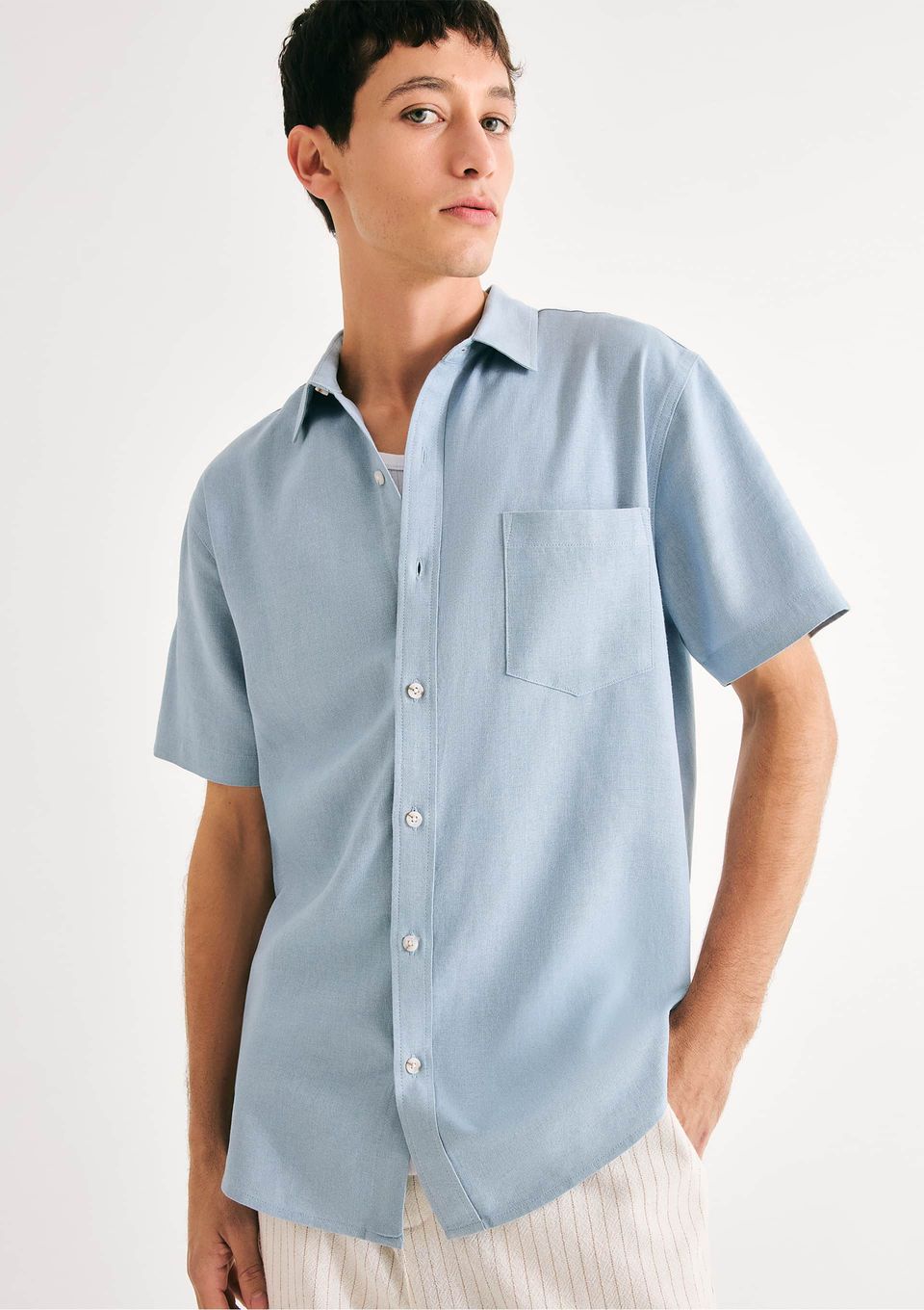 Camisa Básica Masculina Manga Curta em Linho - Azul