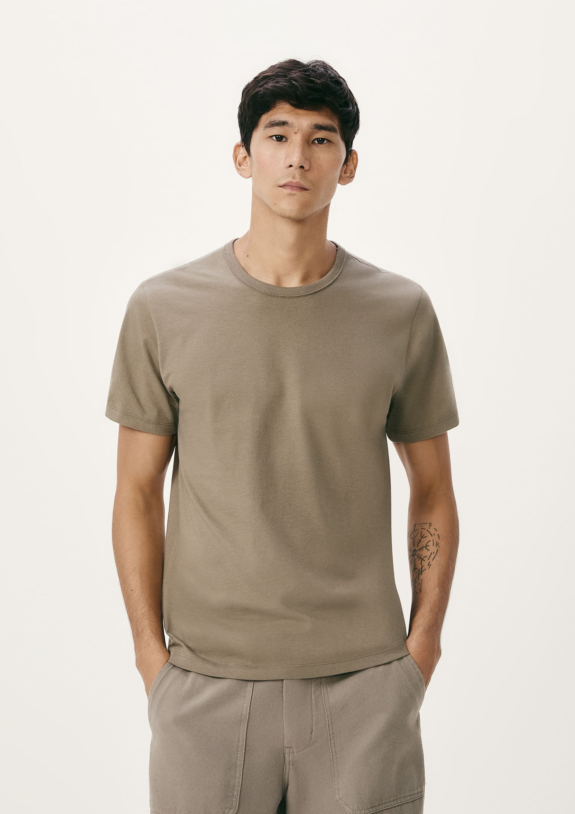 Camiseta Básica Masculina Manga Curta Slim - Verde