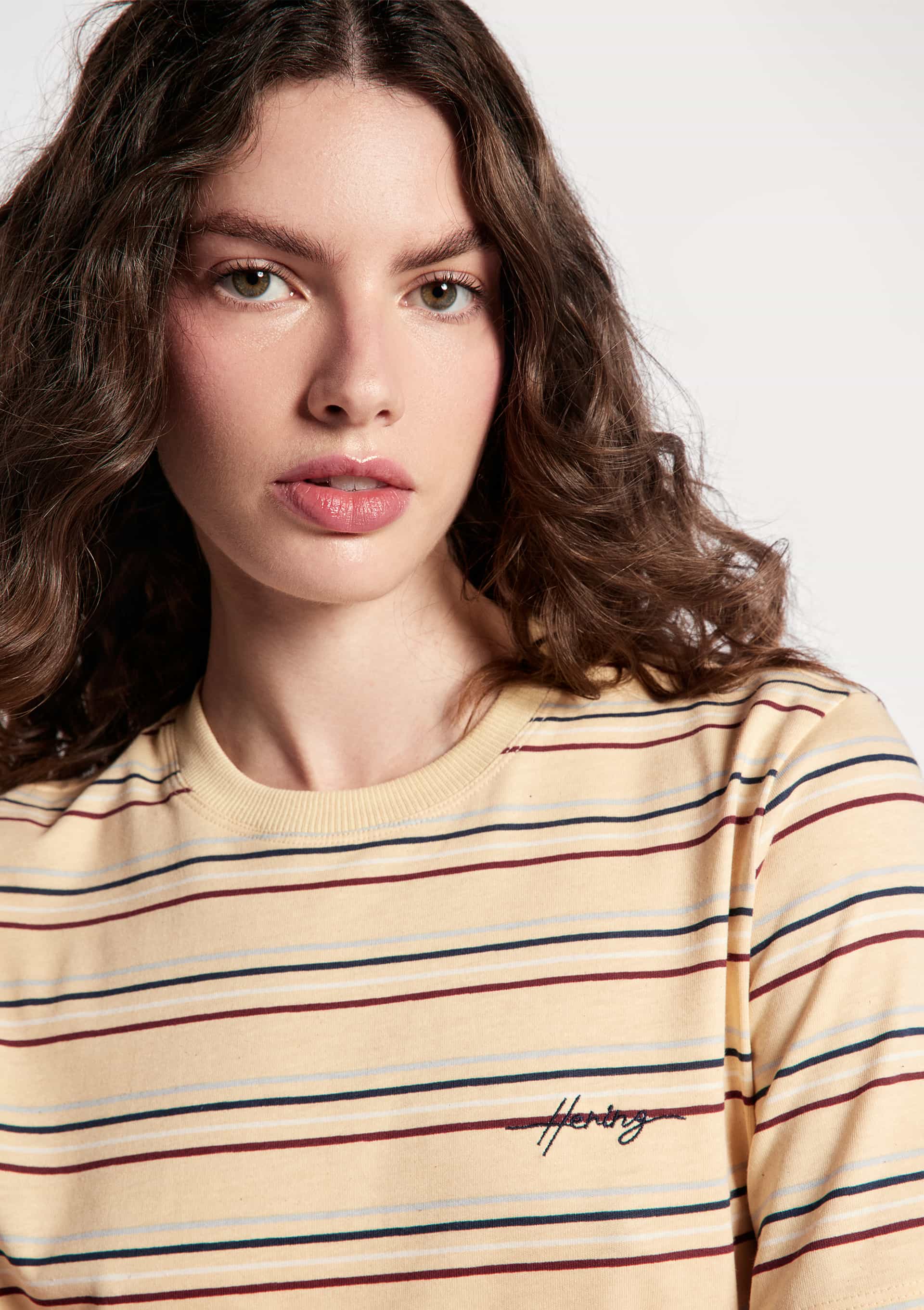 Camiseta Feminina Manga Curta Listrada - Amarelo