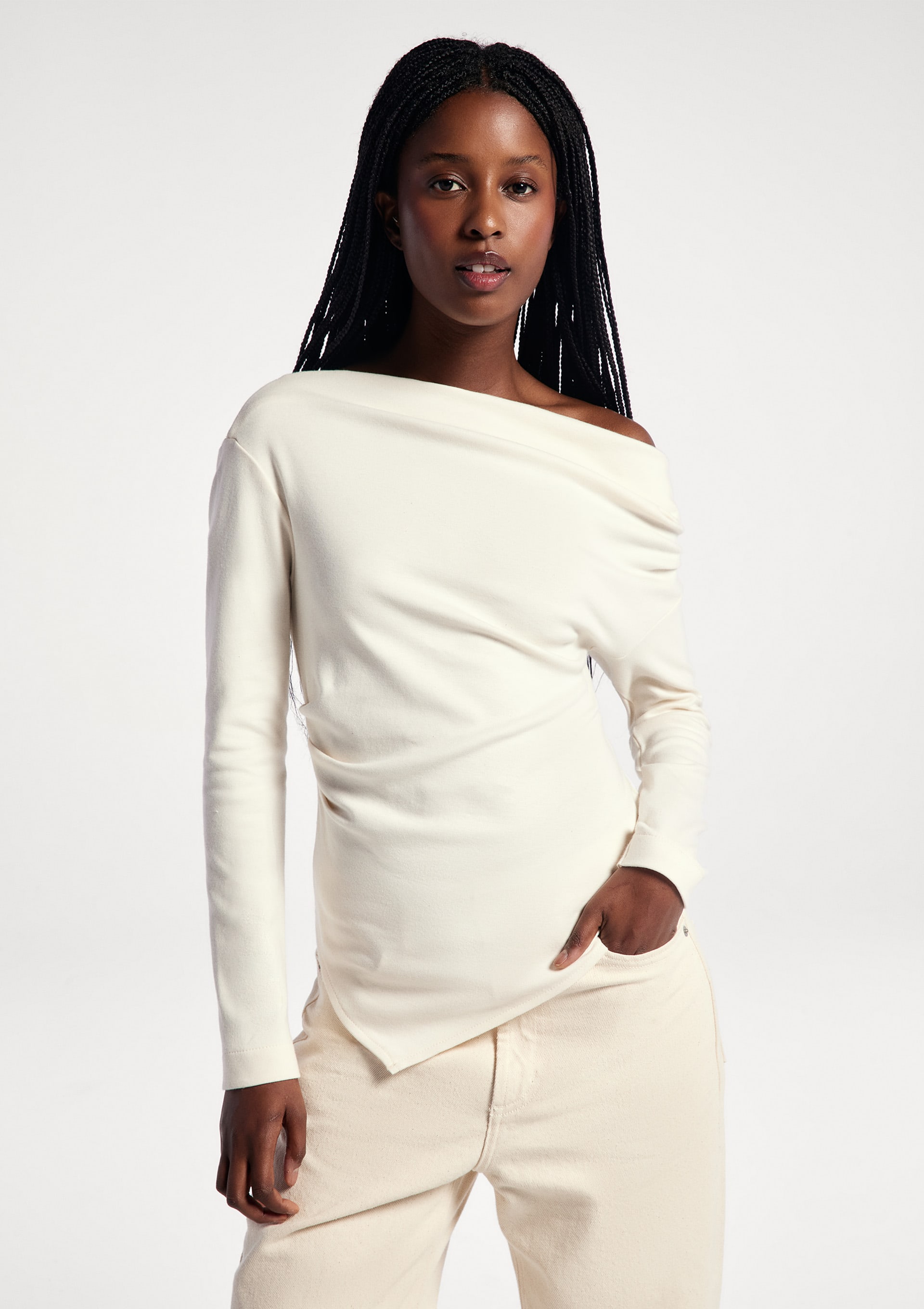 Blusa Feminina Manga Longa Assimétrica Em Malha Premium - Off white