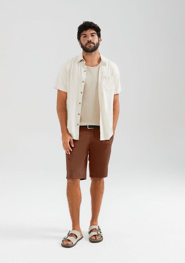 Bermuda Básica Masculina Chino Reta Em Sarja - Marrom 036