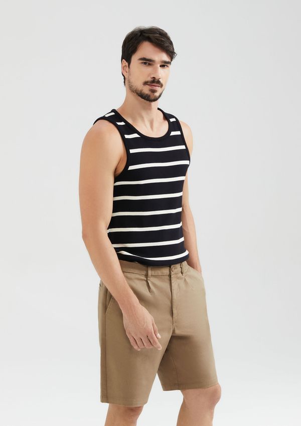 Bermuda Masculina Chino Em Sarja - Bege 048