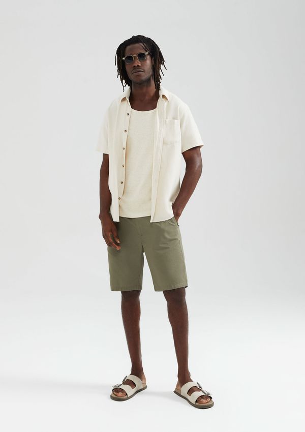 Bermuda Básica Masculina Chino Reta Em Sarja - Verde 052