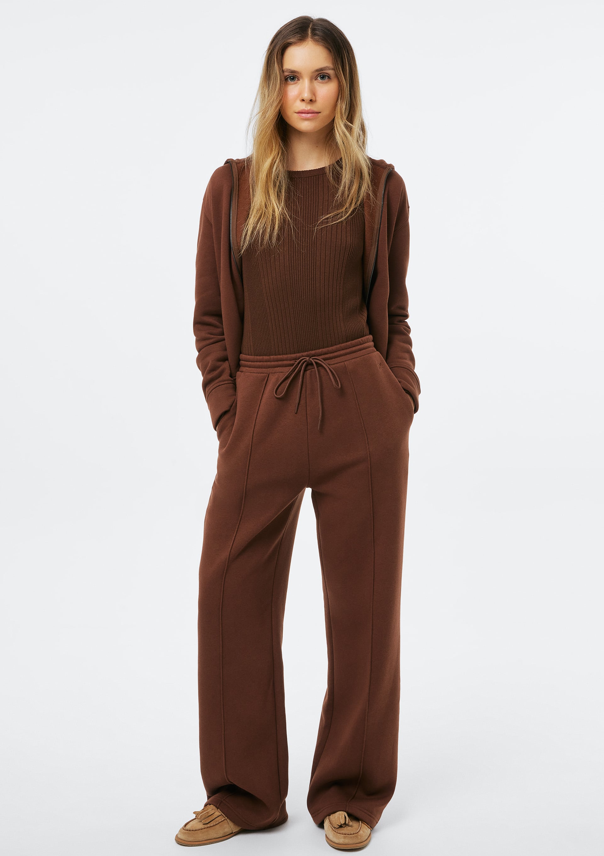 Calça Feminina Reta Em Moletom - Marrom