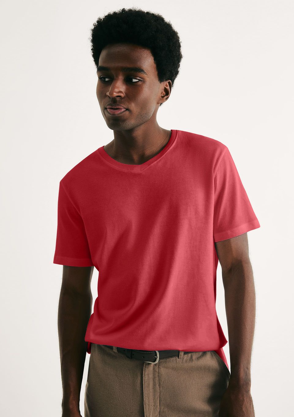 Camiseta Básica Masculina Manga Curta Decote V World - Vermelho