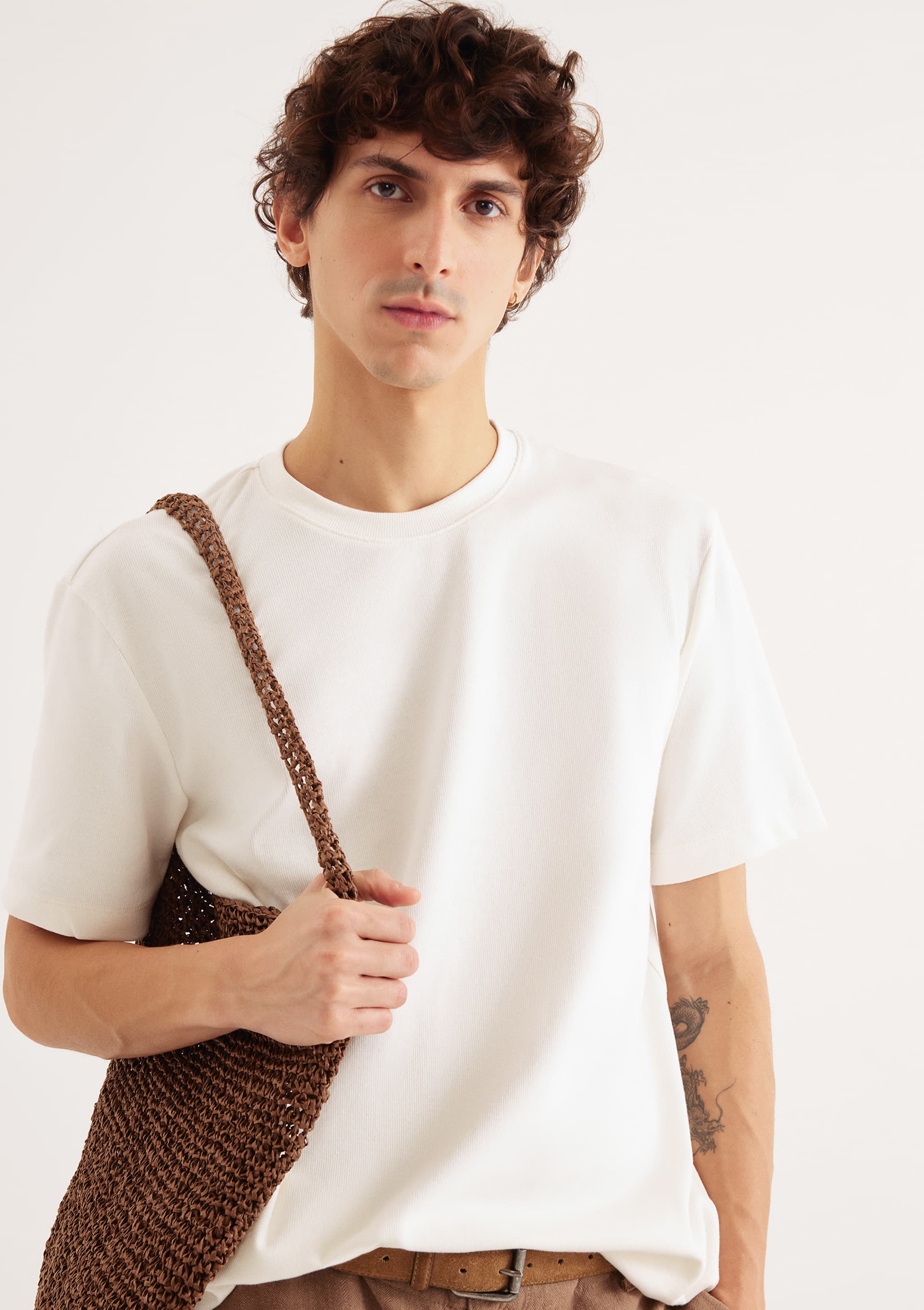 Camiseta Masculina Manga Curta em Ribana Ultra Soft - Off White — Hering