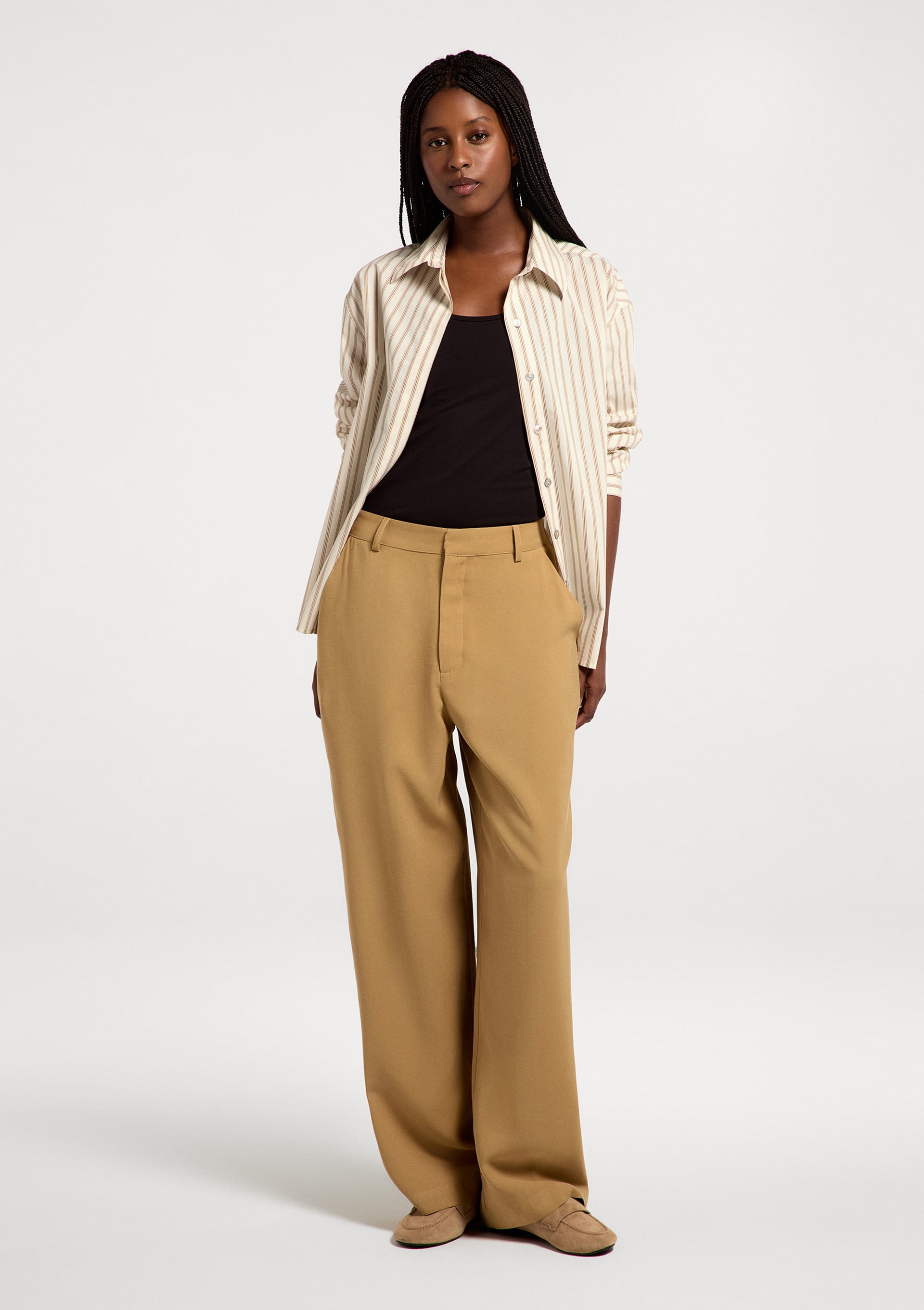 Calça Feminina Reta em Alfaiataria Peach Touch - Marrom — Hering