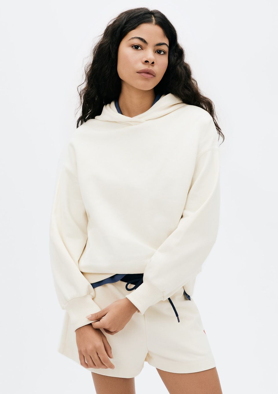 Blusão Feminino Peluciado com Capuz - Creme