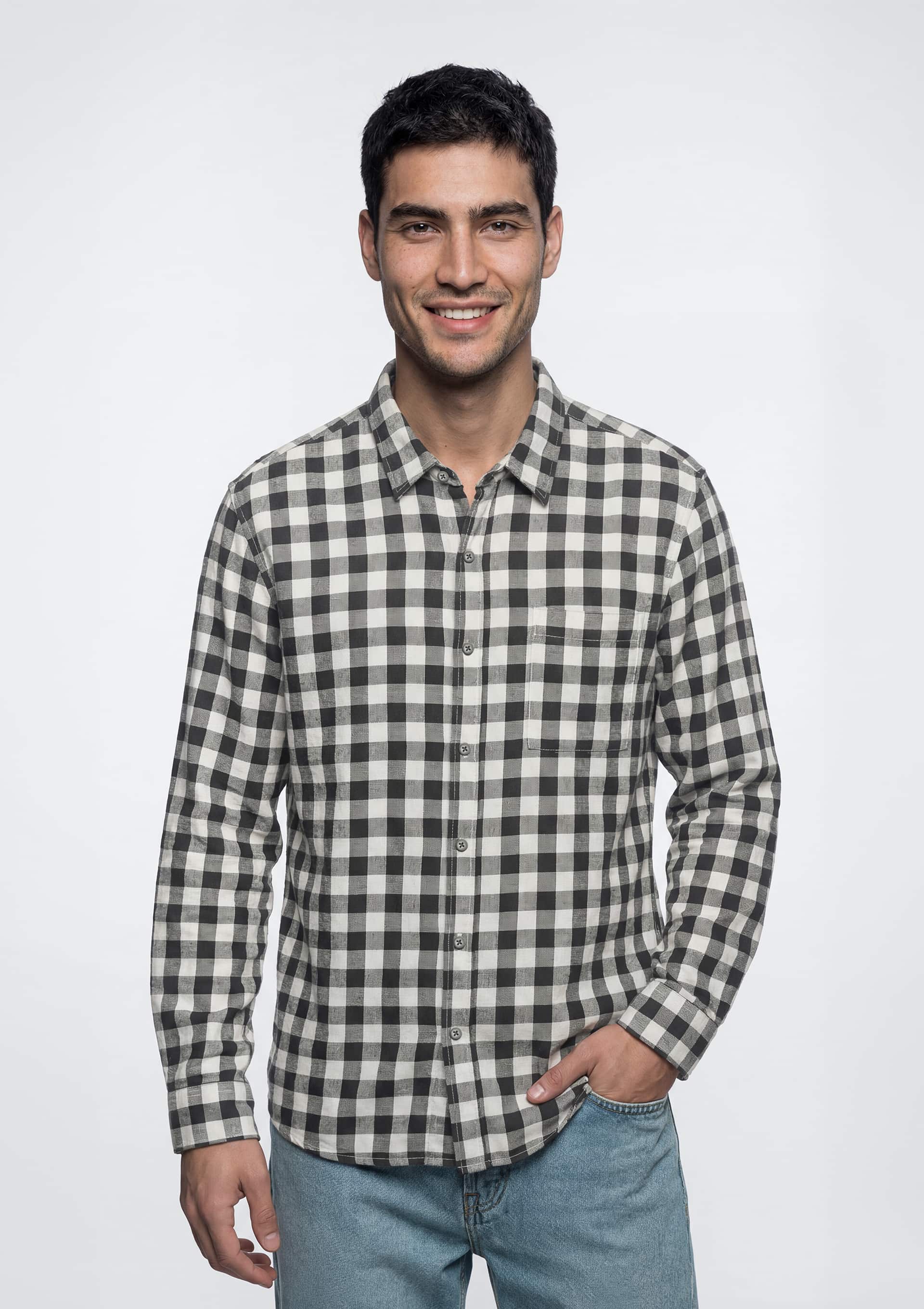 Camisa Masculina Regular em Fio Tinto Quadriculado - Preto — Hering