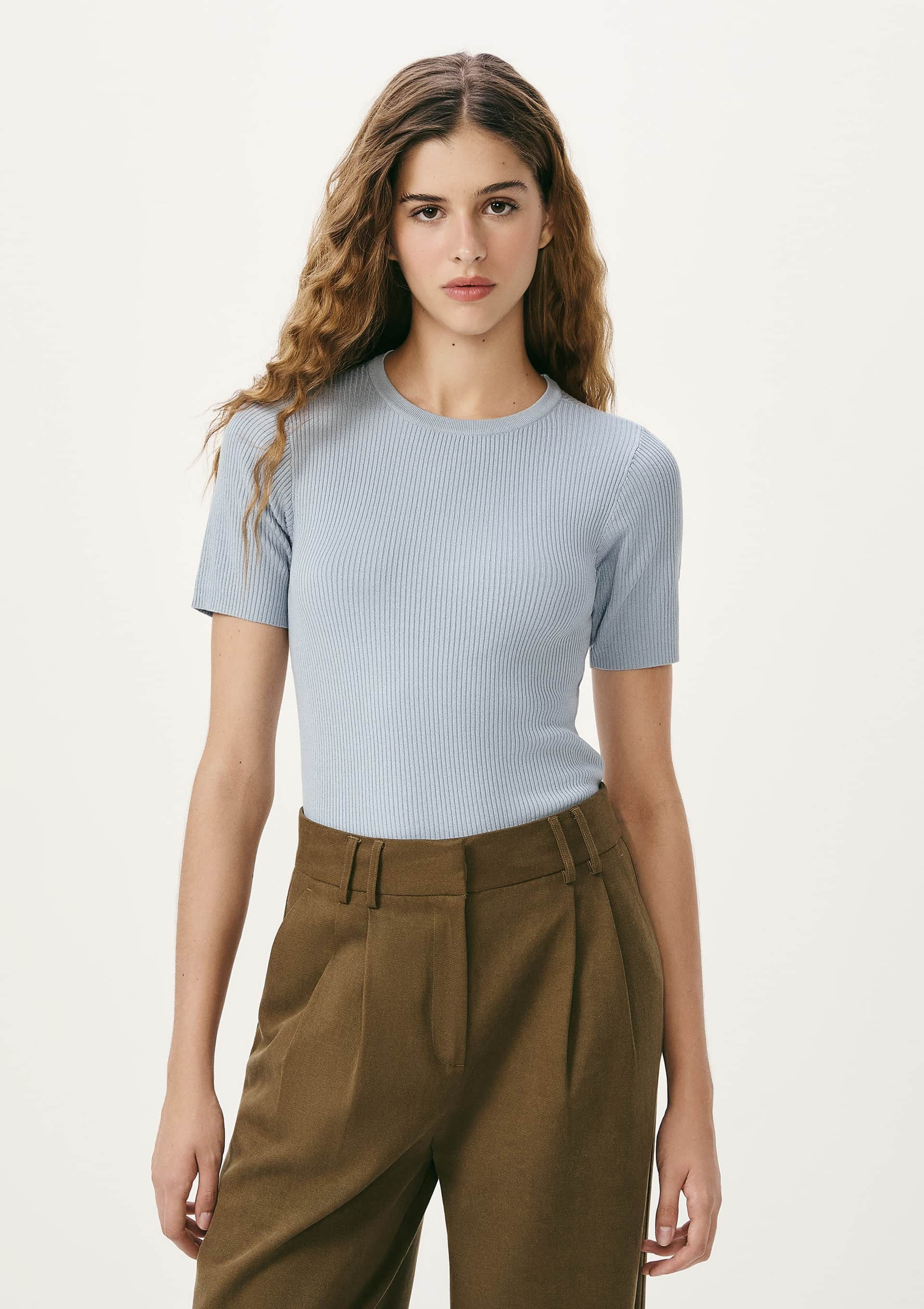 Blusa Feminina Manga Curta Canelada Em Tricô - Azul