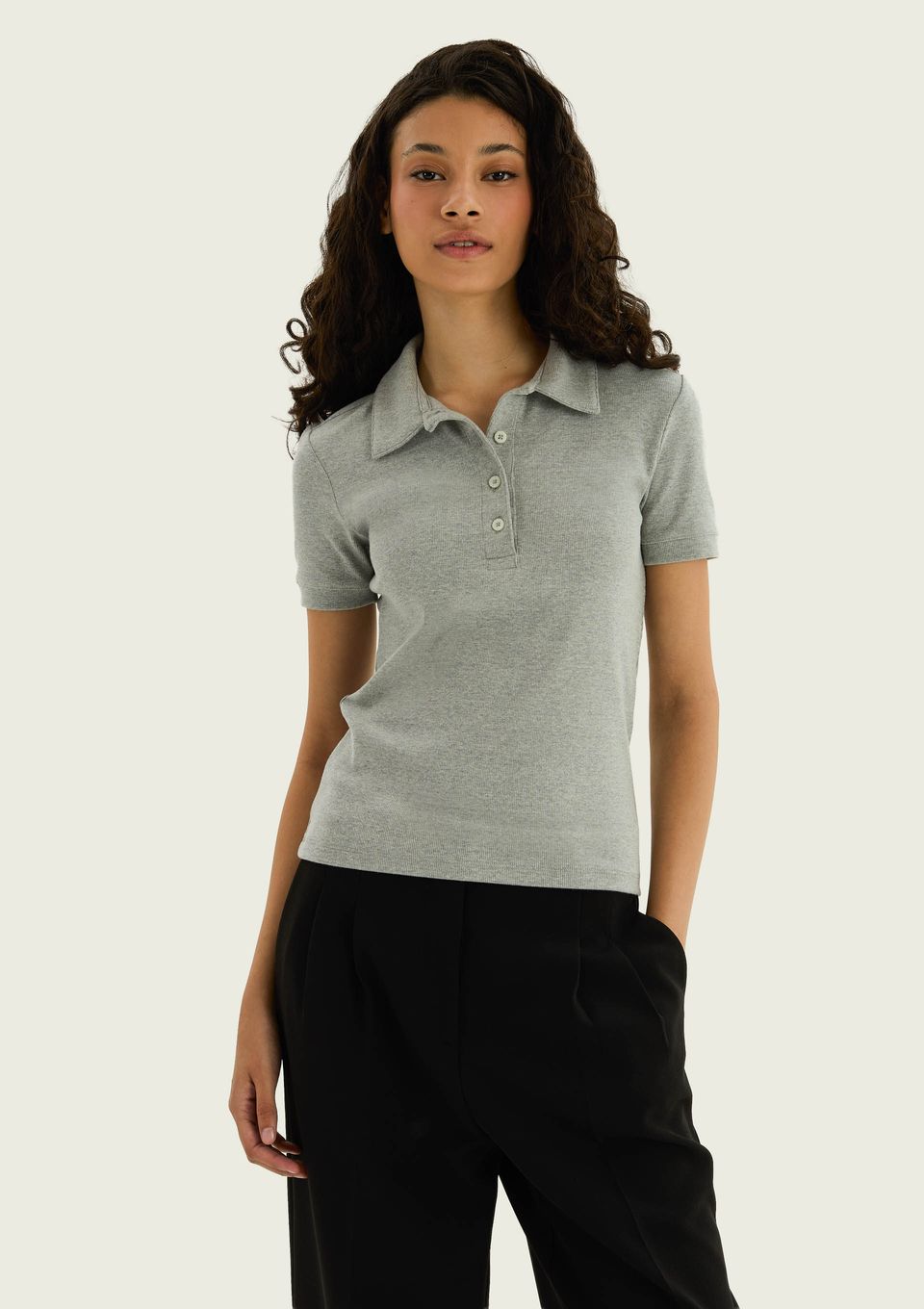 Polo Feminina em Ribana Ultra Soft - Cinza
