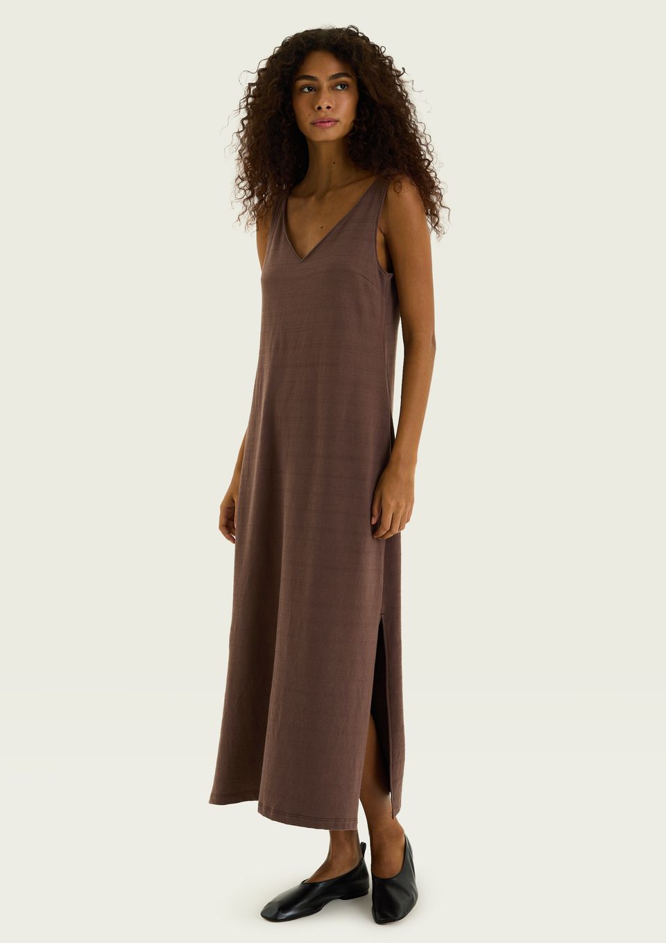 Vestido Curto Decote V Texturizado - Marrom