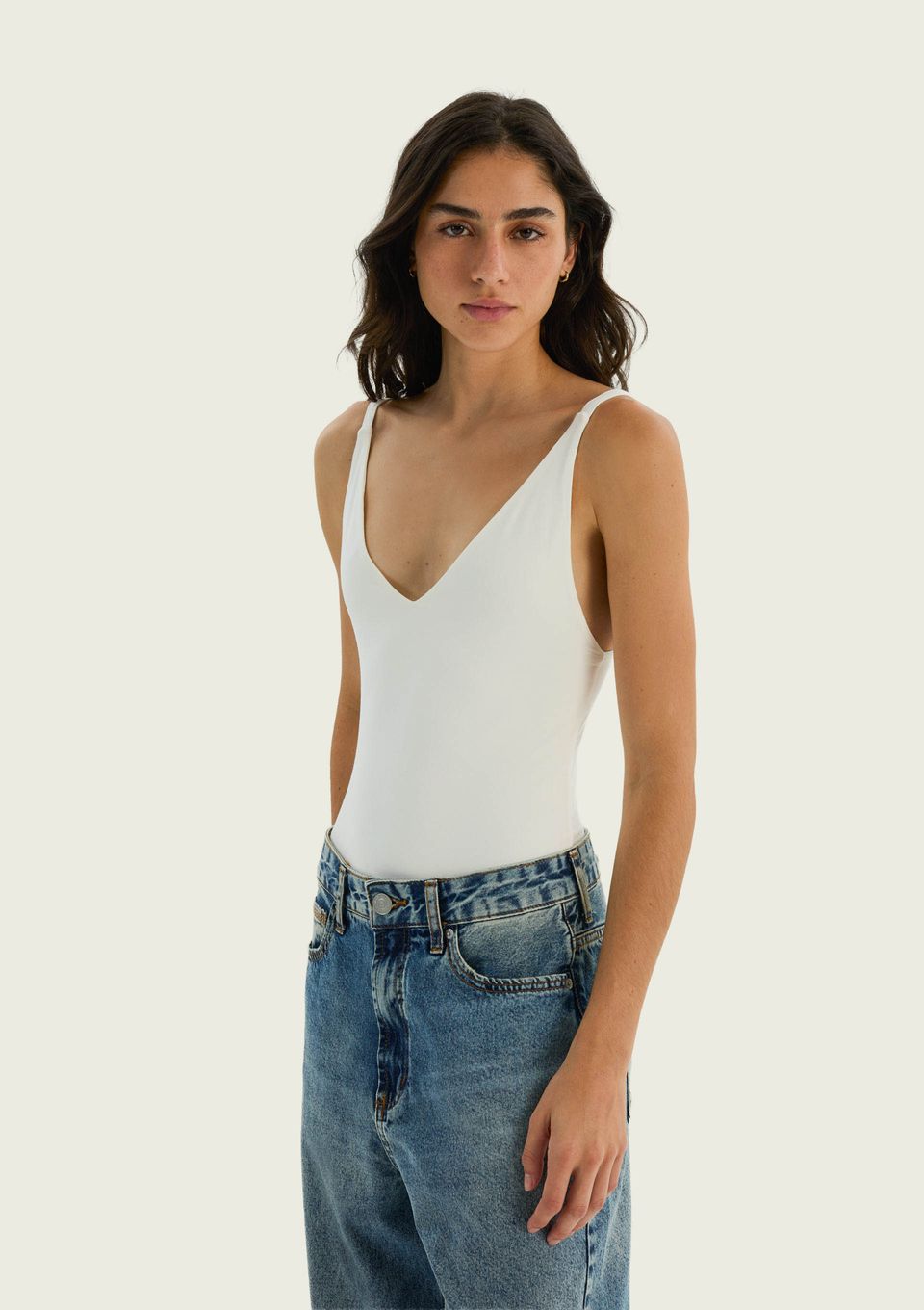 Body Decote V em Malha Premium - Off White