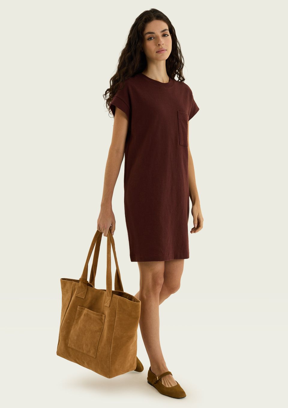 Vestido Básico Curto Texturizado com Bolso - Vinho