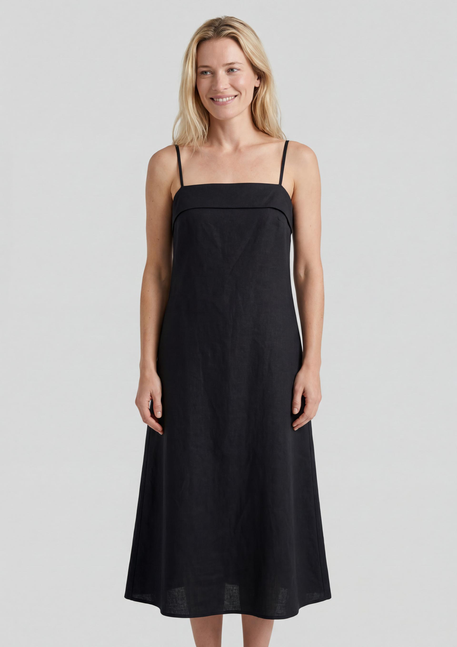 Vestido Curto Reto Em Viscose - Preto