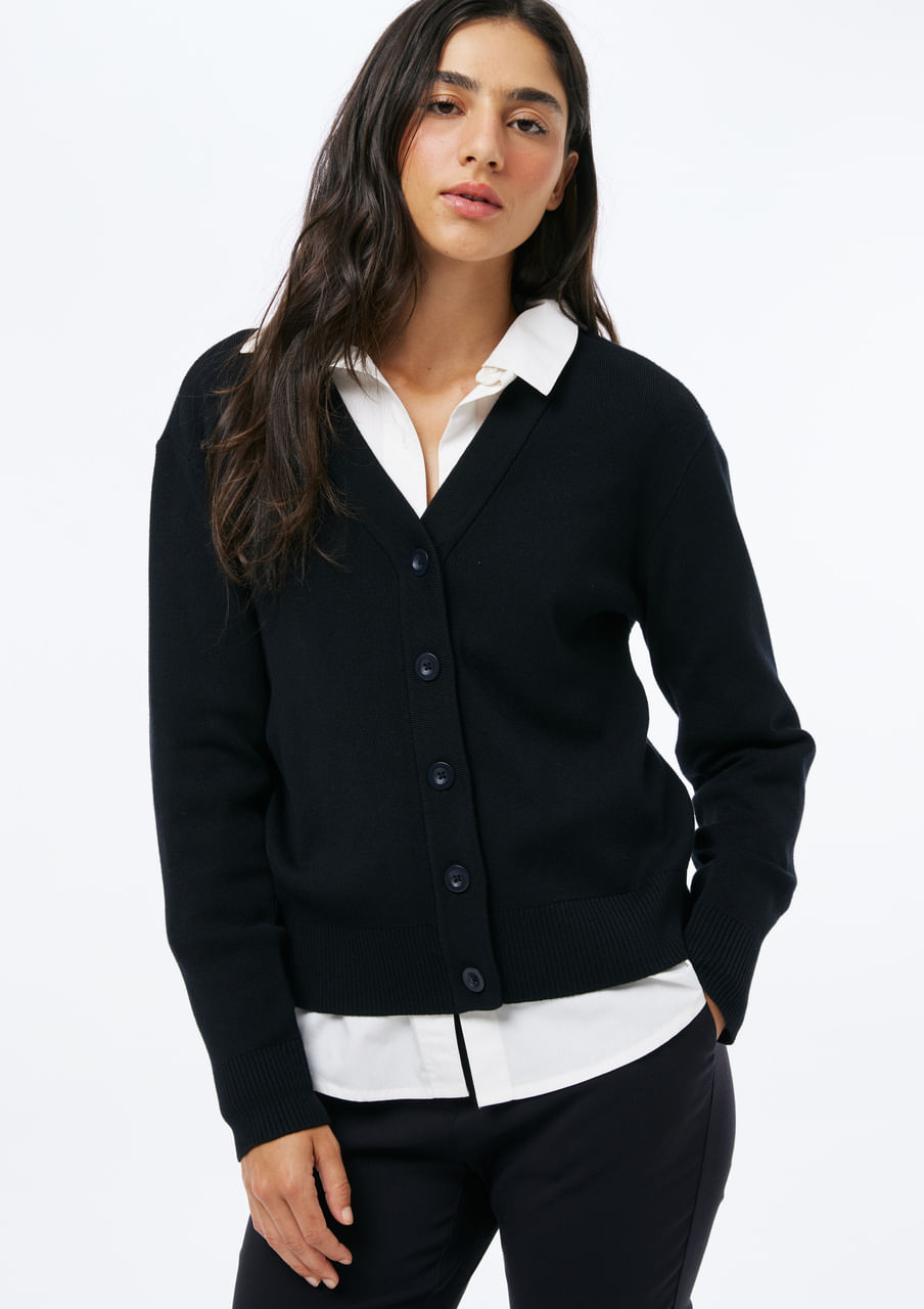 Cardigan Feminino Decote V em Tricô - Preto
