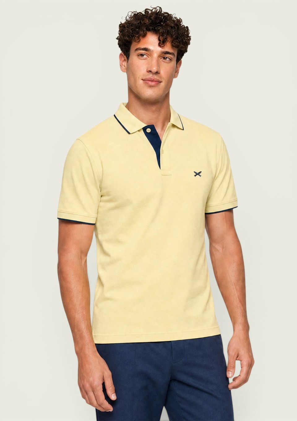Camisa Polo Básica Masculina em Piquet com Bordado - Amarelo