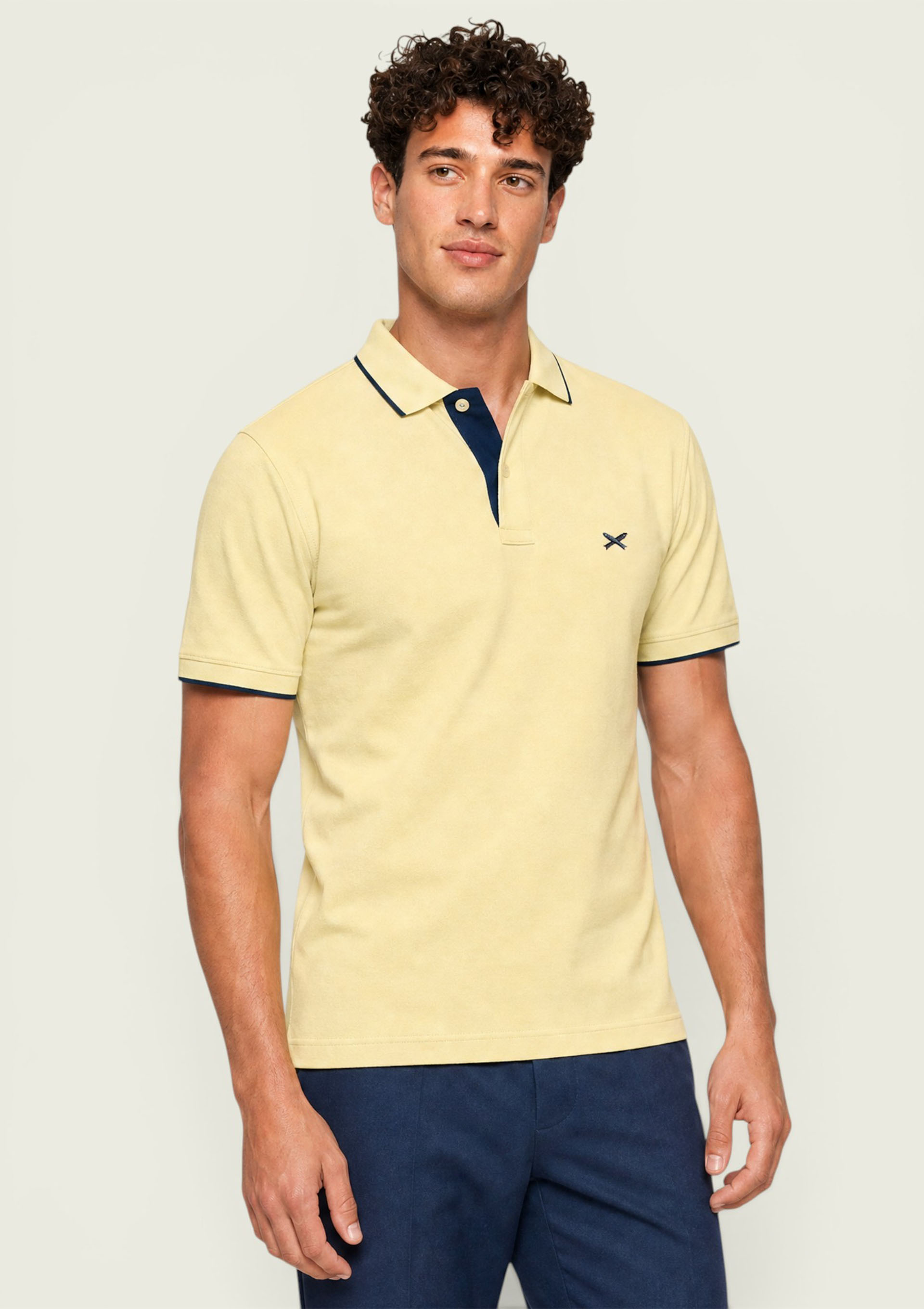 Camisa Polo Básica Masculina Em Piquet Com Bordado - Amarelo