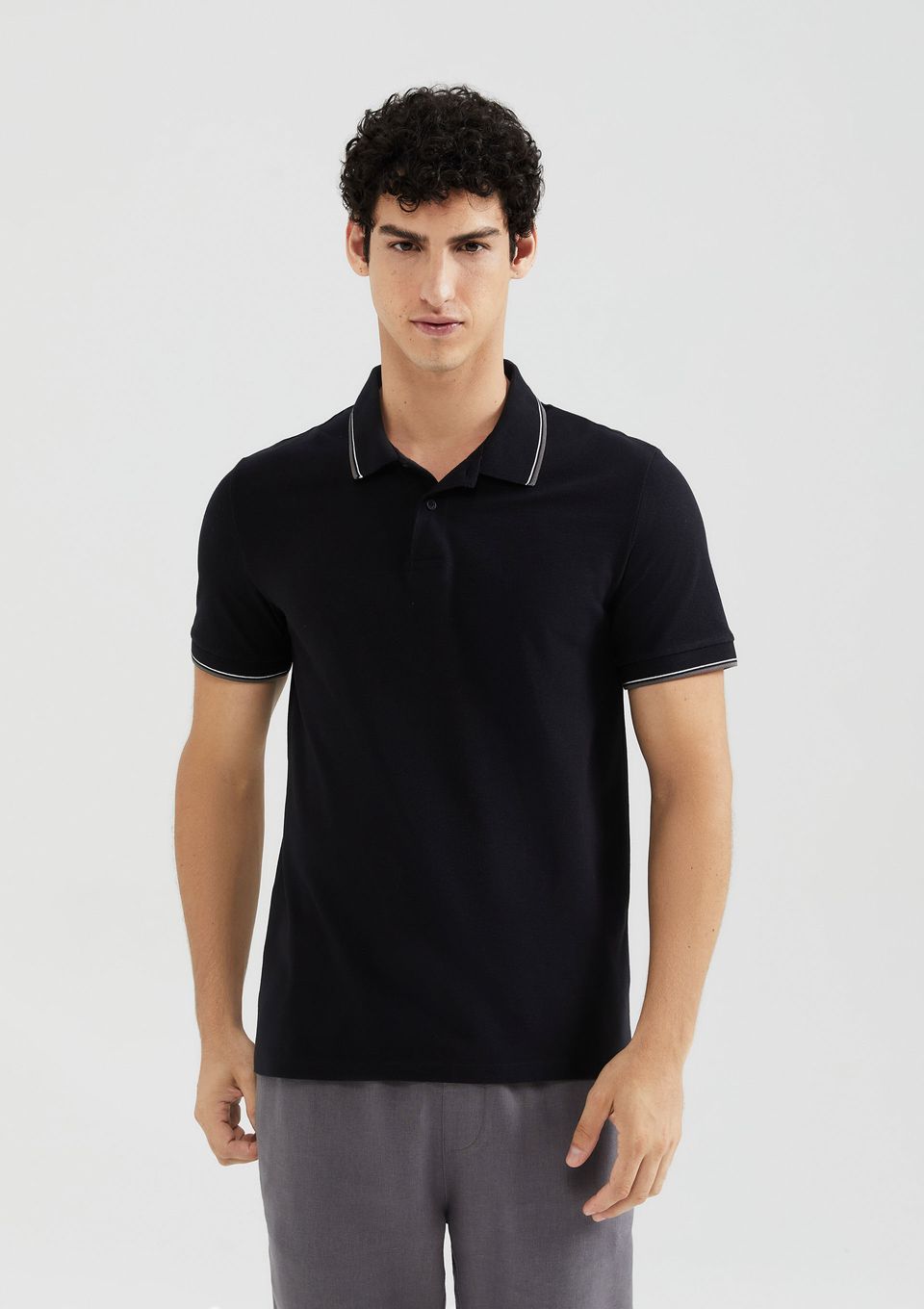 Camisa Polo Básica Masculina Manga Curta em Piquet - Preto