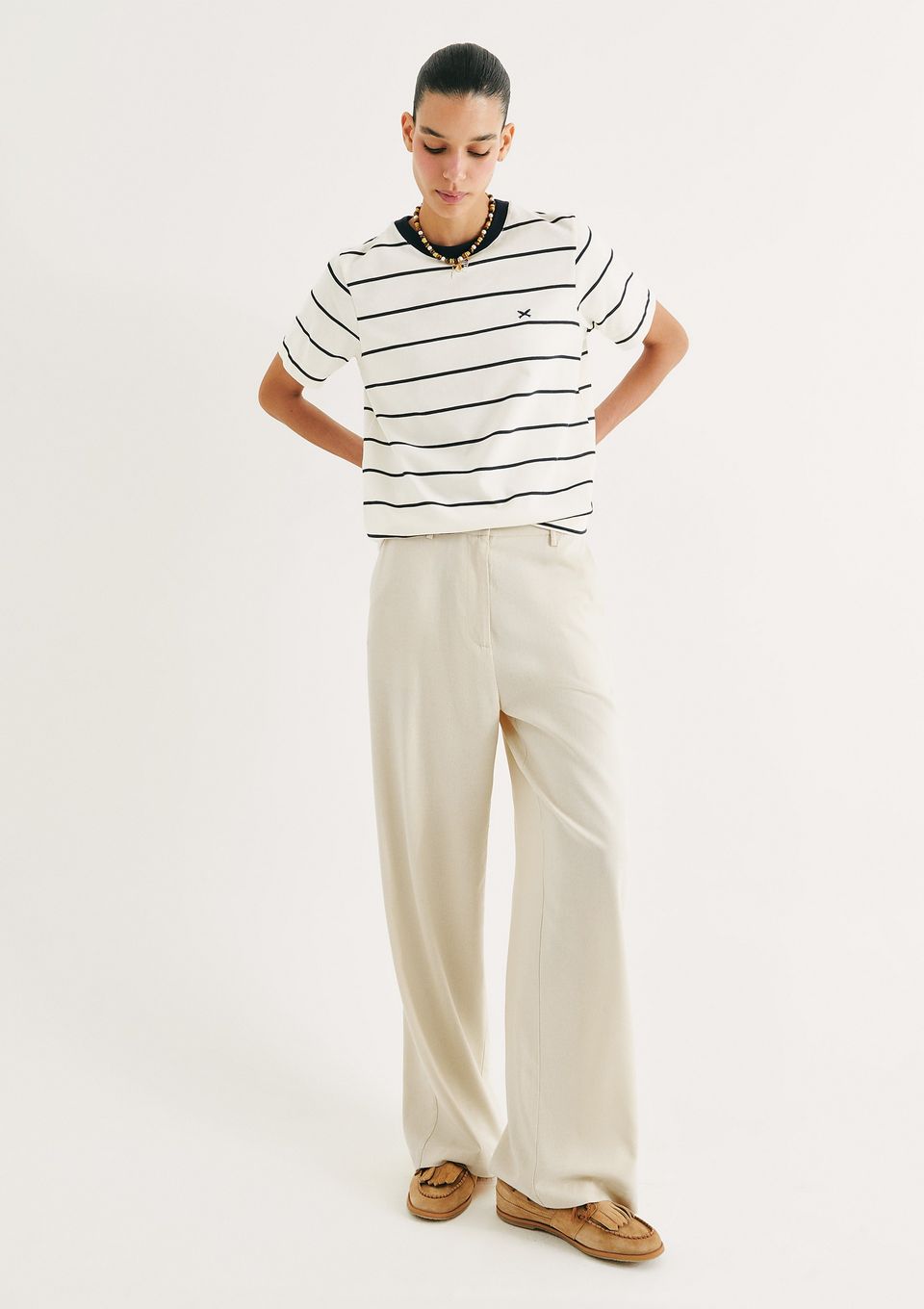 Calça Feminina Reta em Tecido Rústico - Off White