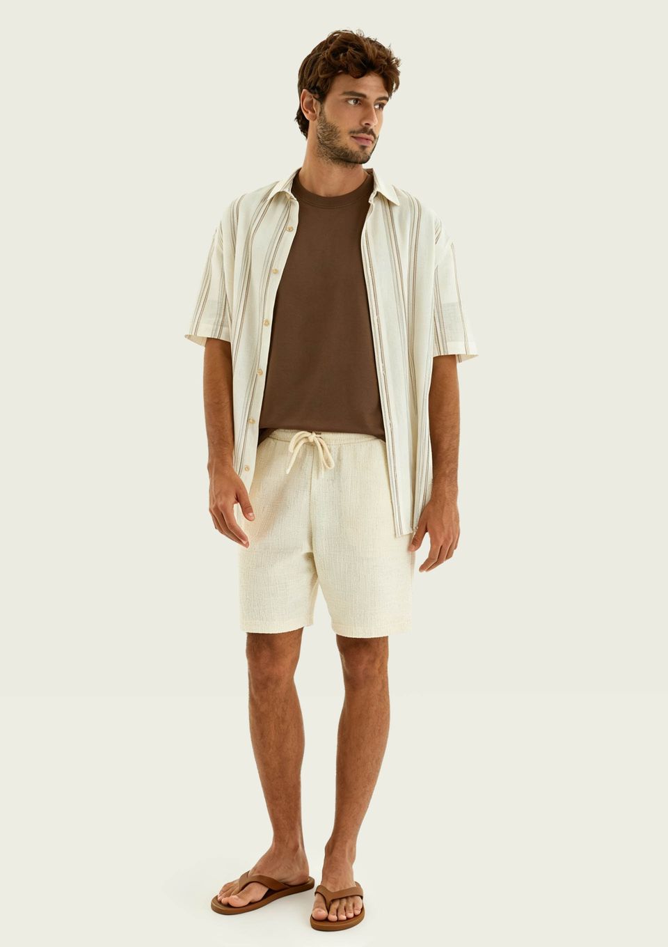 Camiseta Masculina Slim com Etiqueta - Marrom
