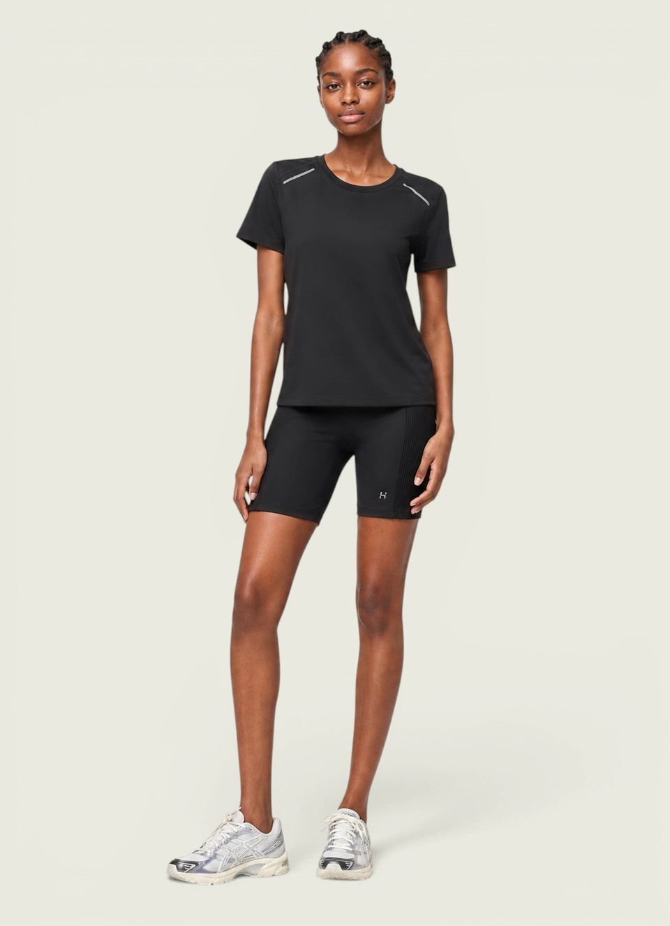 Camiseta Esportiva Feminina Recorte Costas - Preto
