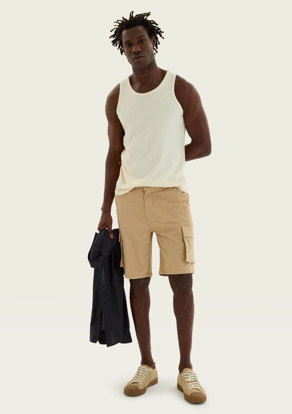 Bermuda Masculina Cargo em Sarja - Bege