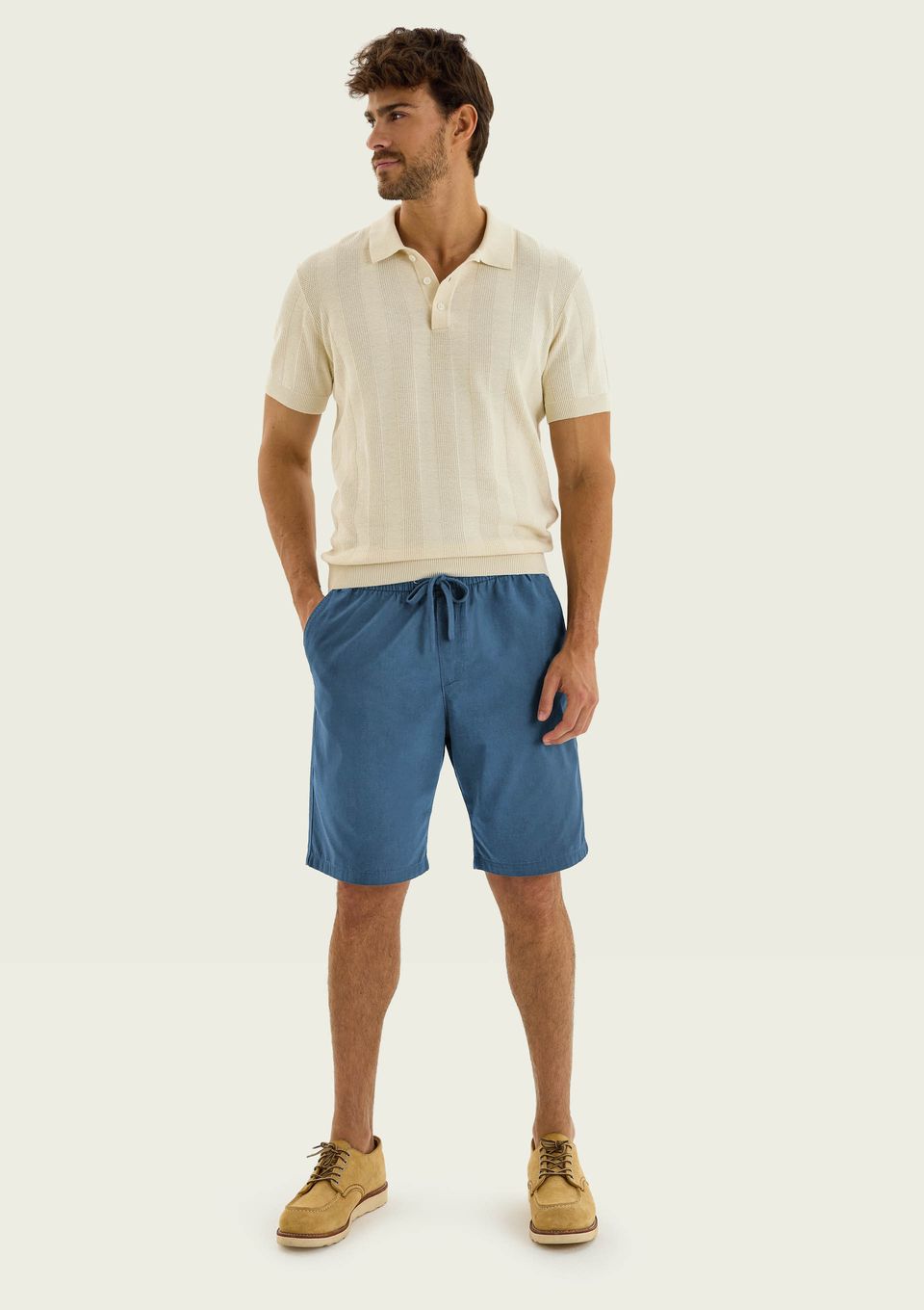Bermuda Básica Masculina em Sarja - Azul