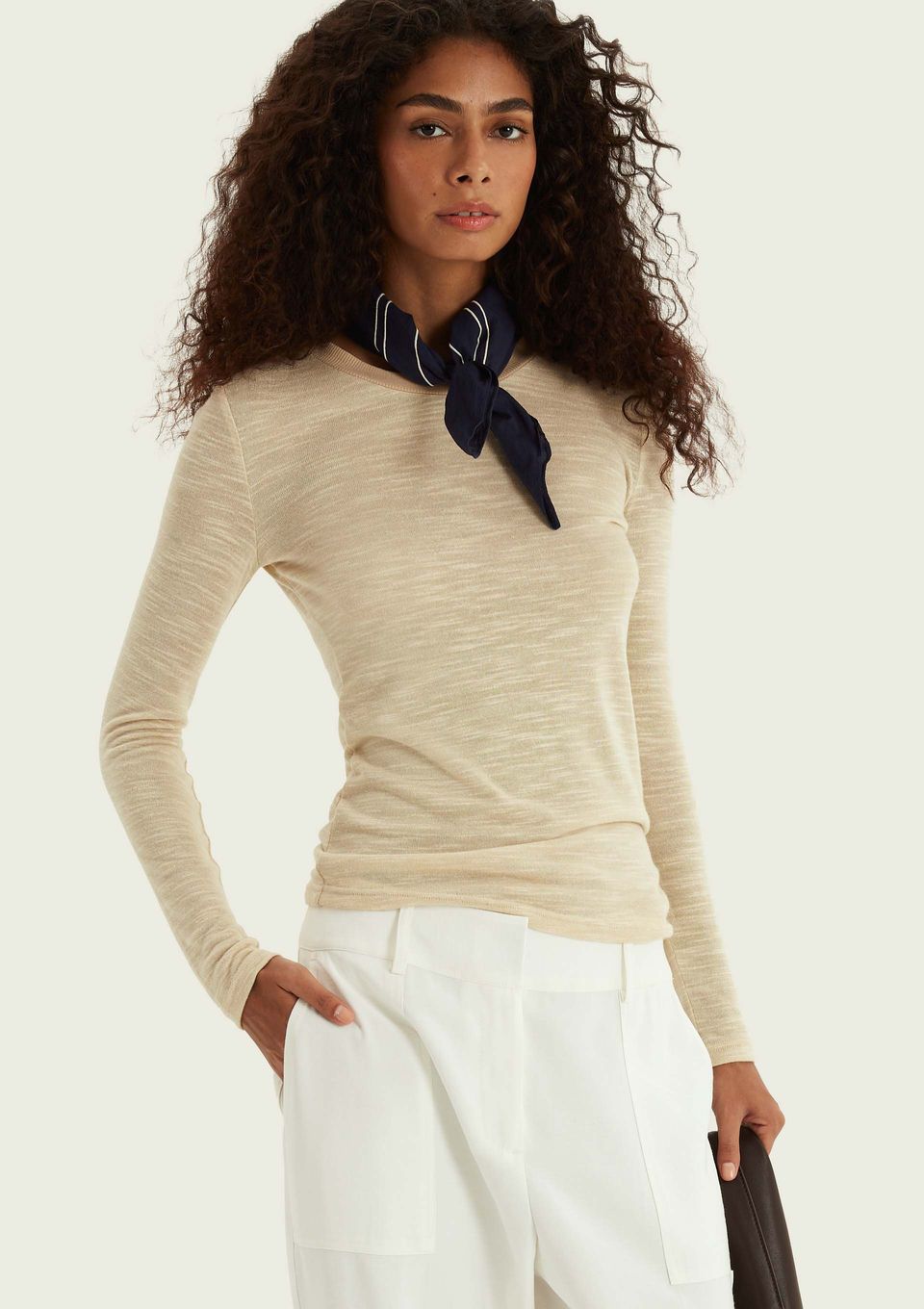 Blusa Feminina Manga Longa em Tricô Super Leve - Bege