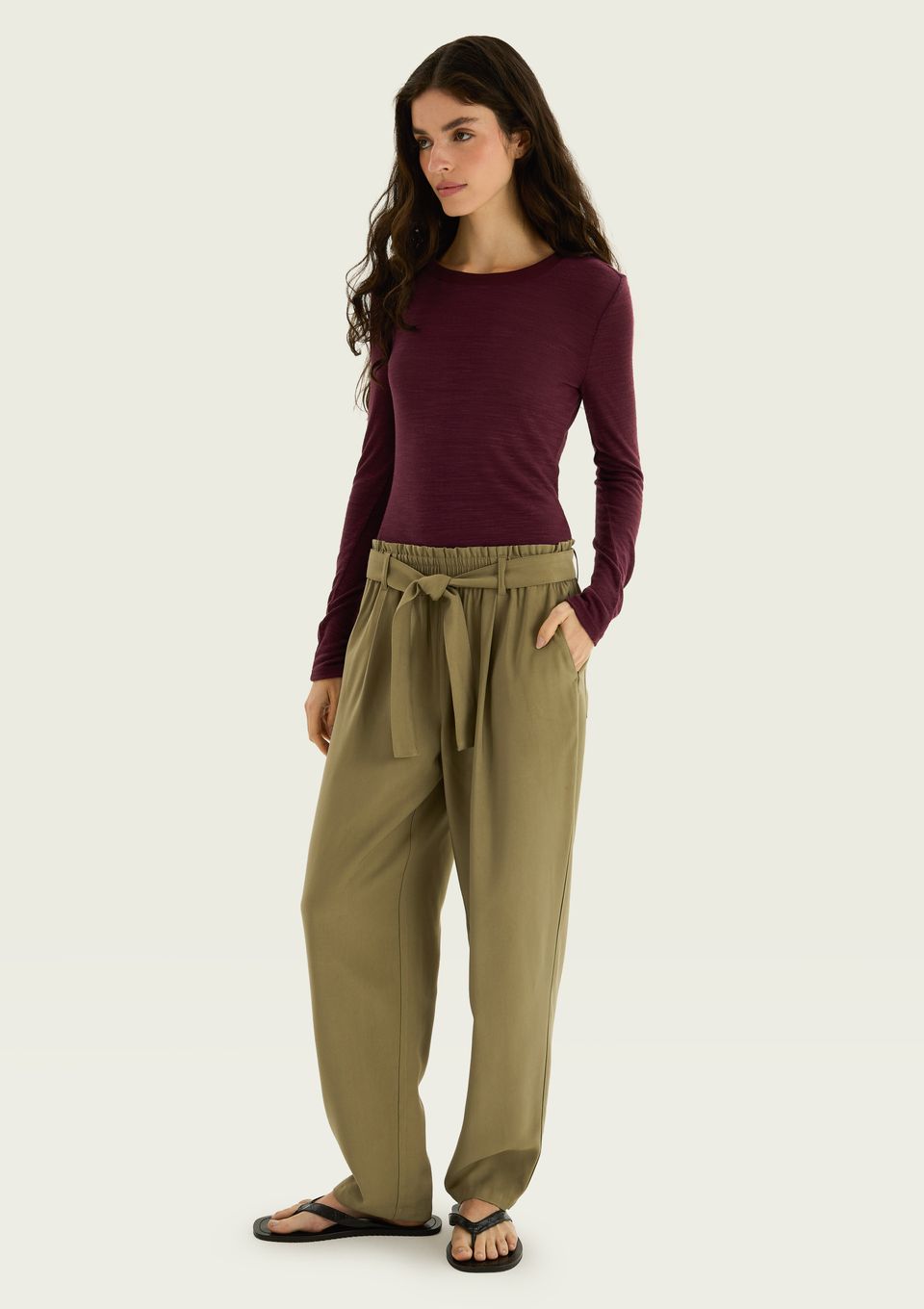Calça Feminina Reta com Amarração - Verde