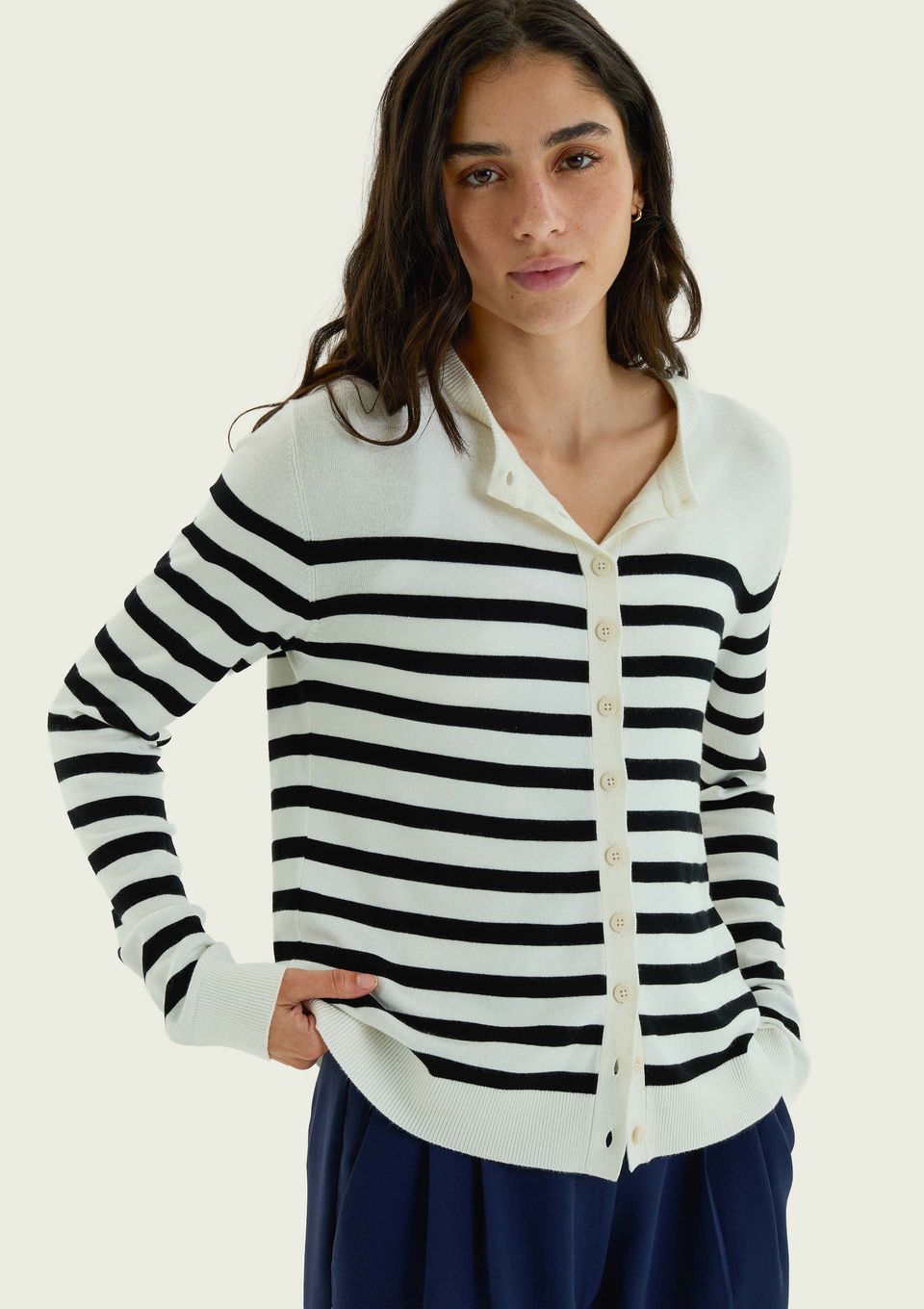 Cardigan Feminino Listrado em Tricô - Creme