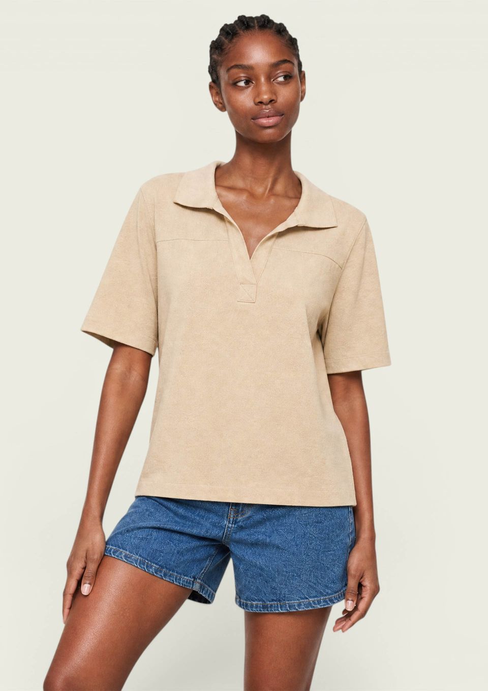 Polo Feminina Manga Curta Oversized em Viscolinho - Bege