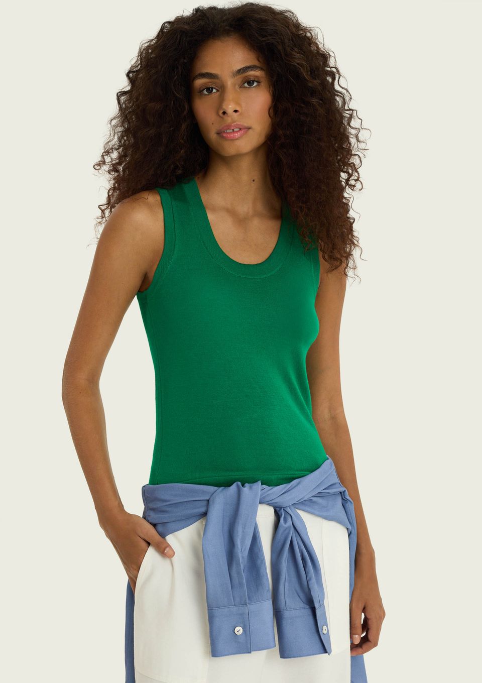Regata Feminina Slim Decote U em Tricô de Viscose - Verde