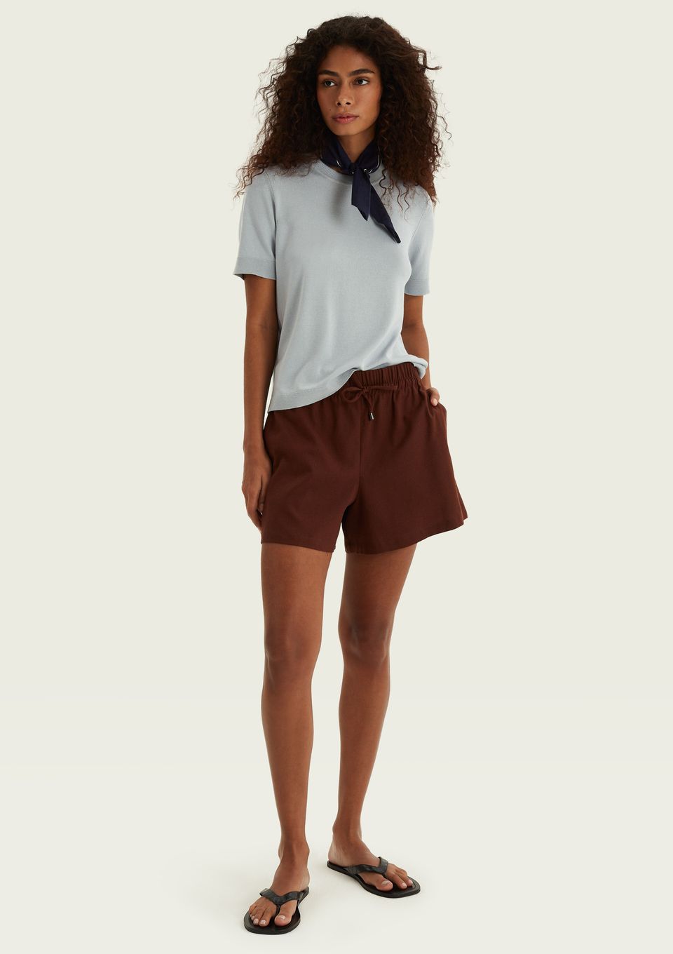 Shorts Feminino em Linho com Amarração - Marrom