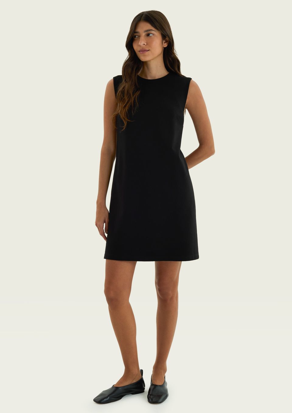 Vestido Curto Reto em Viscose - Preto