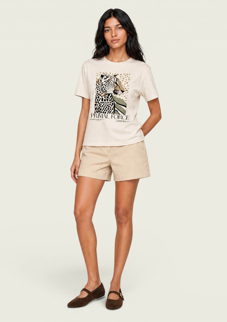 Shorts Feminino Reto em Viscolinho - Bege