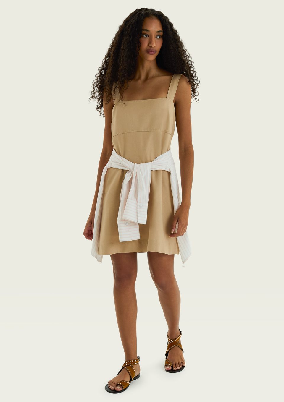 Vestido Curto Decote Quadrado - Bege