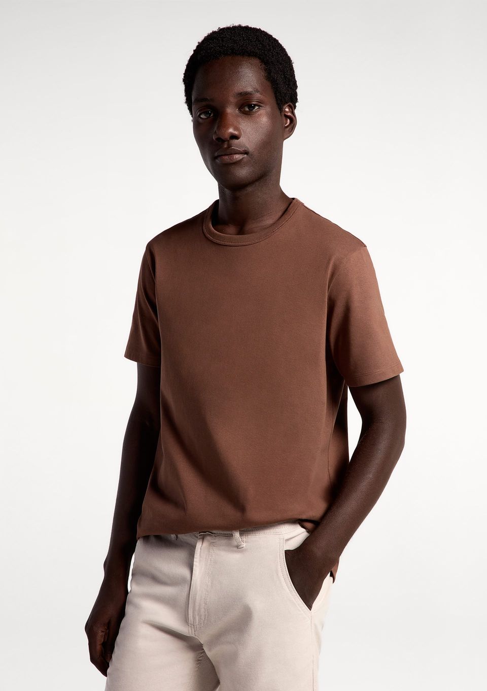 Camiseta Básica Masculina Areia em Algodão Peruano - Marrom