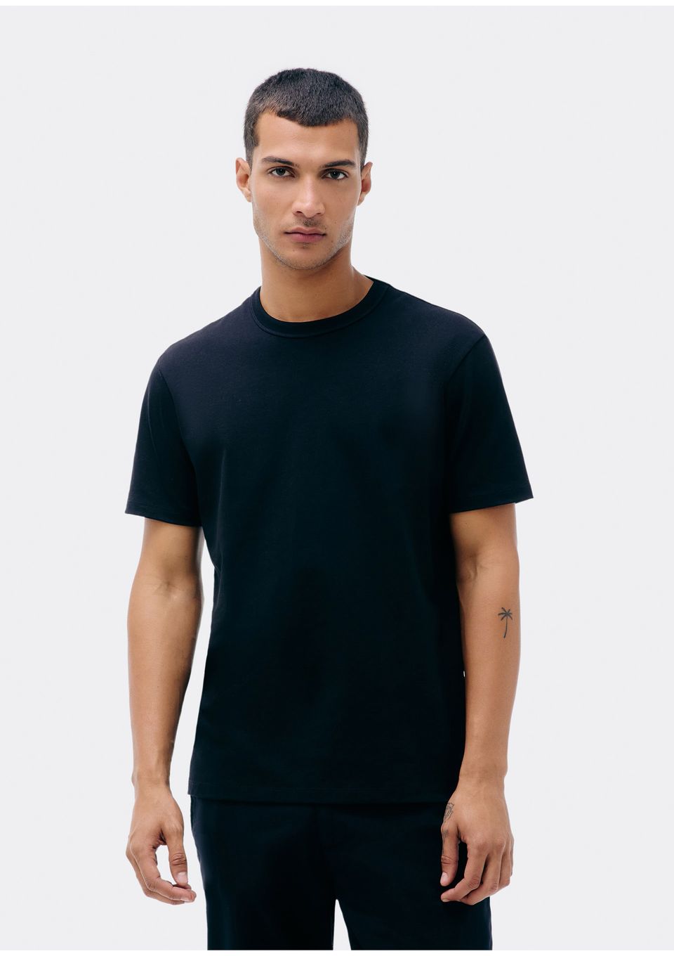 Camiseta Básica Masculina Areia em Algodão Peruano - Preto