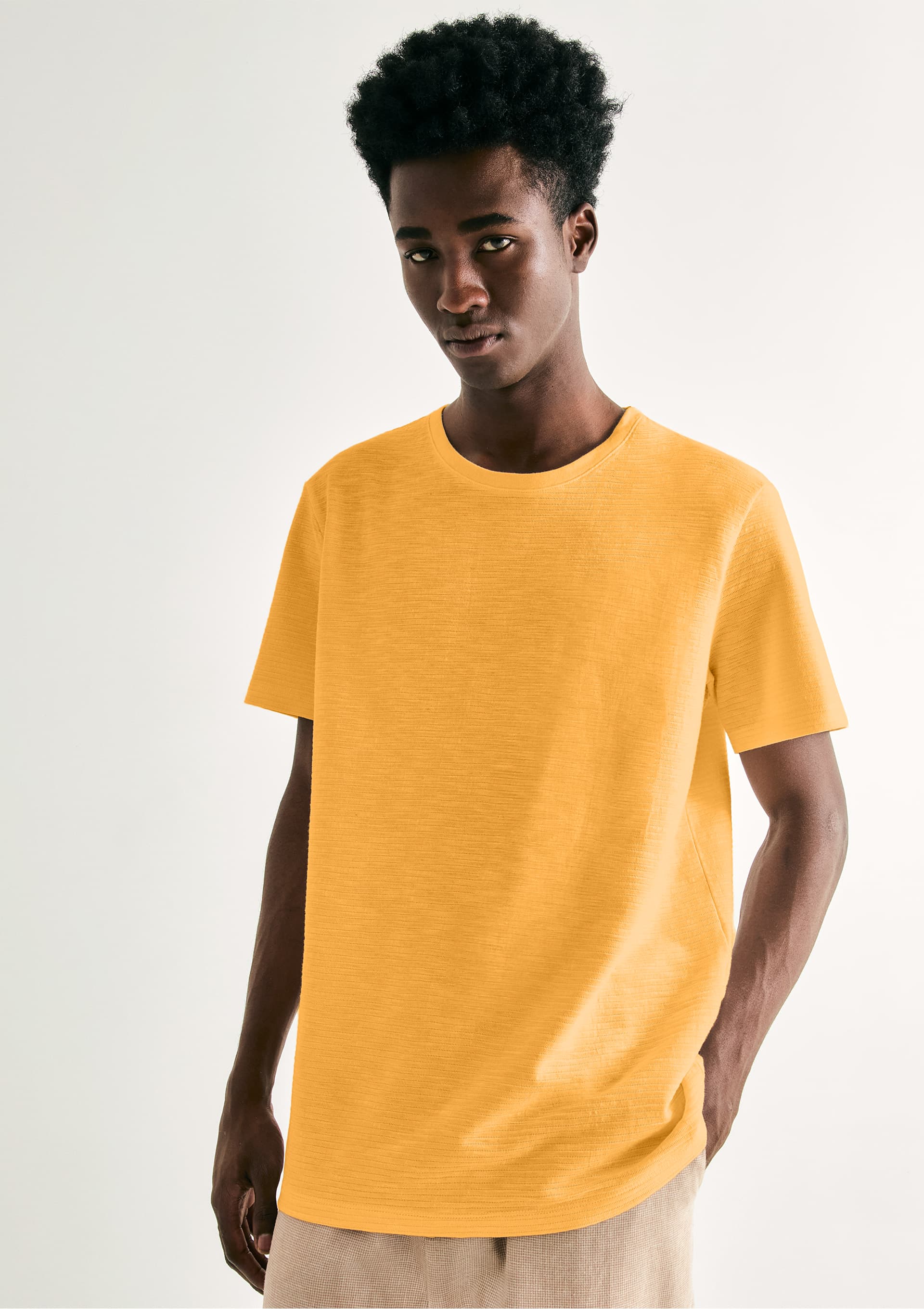 Camiseta Masculina Texturizada Regular - Amarelo — Hering