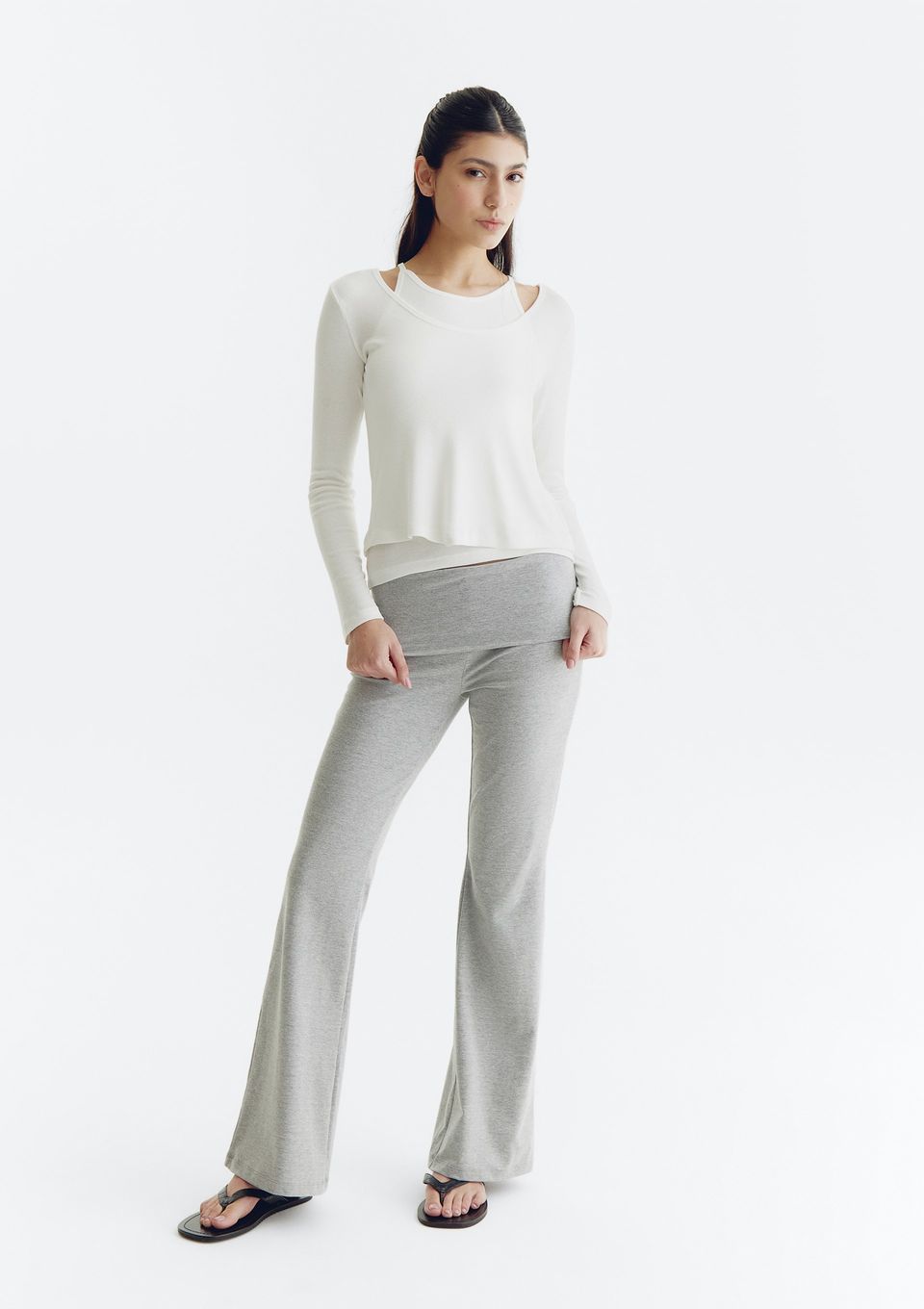 Calça Flare Feminina Cintura Média - Cinza