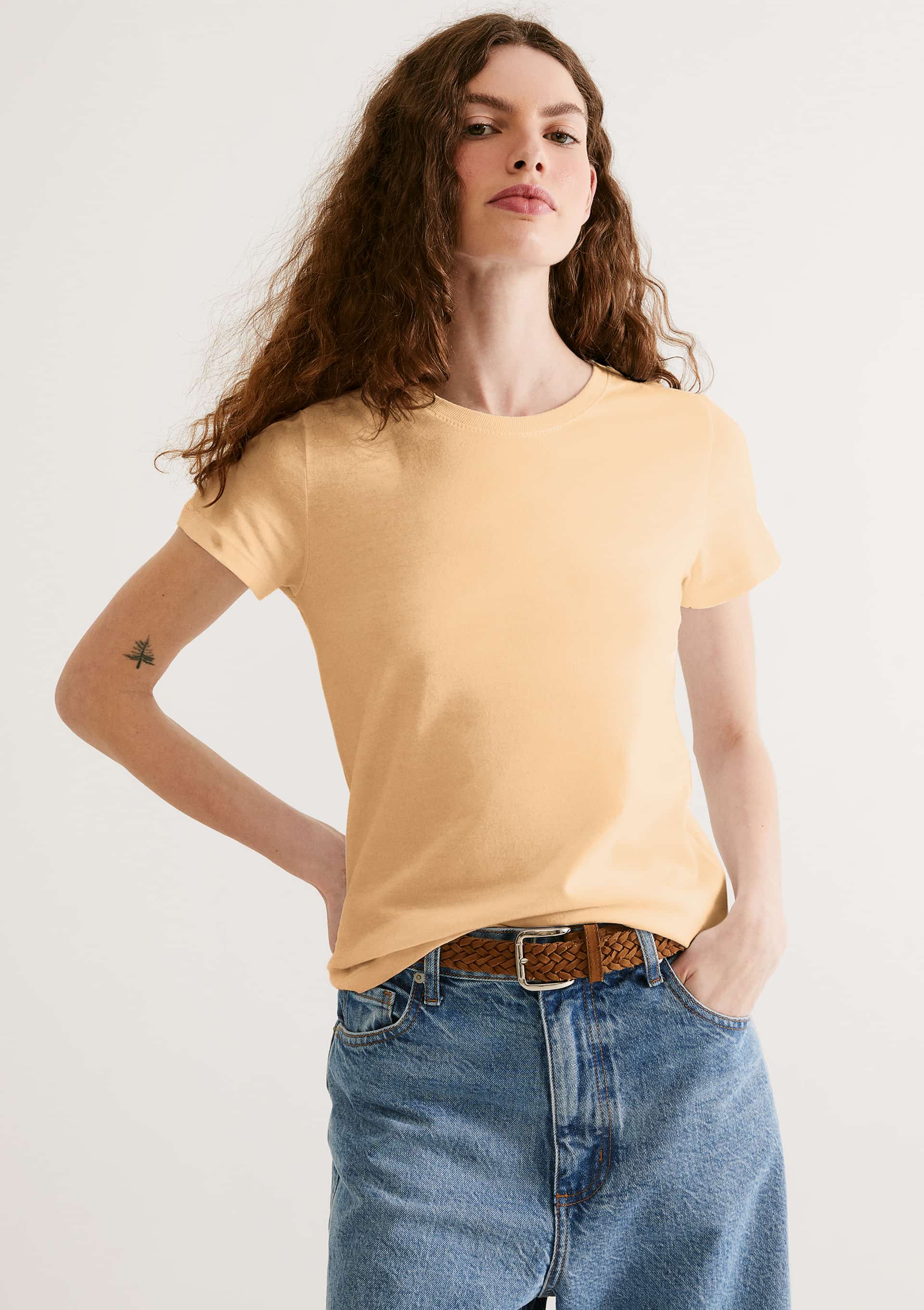 Camiseta Básica Feminina Slim World - Amarelo