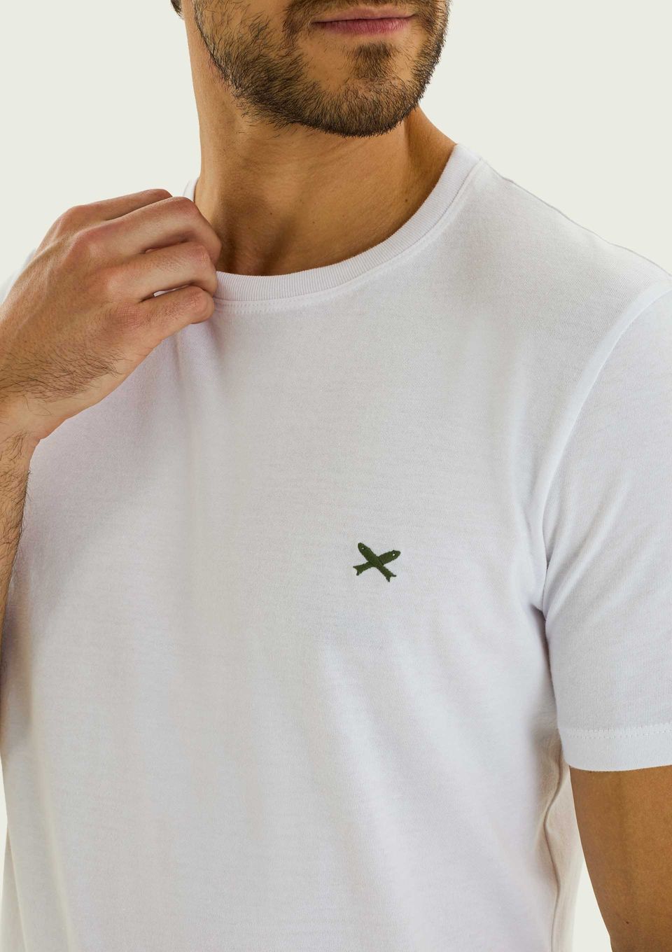 Camiseta Básica Masculina World com Bordado - Branco