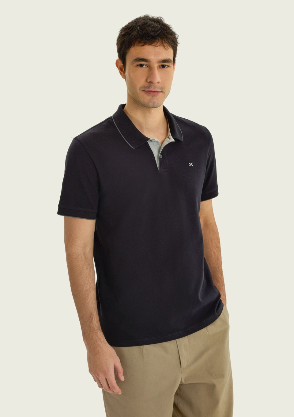 Camisa Polo Básica Masculina em Piquet com Bordado - Preto