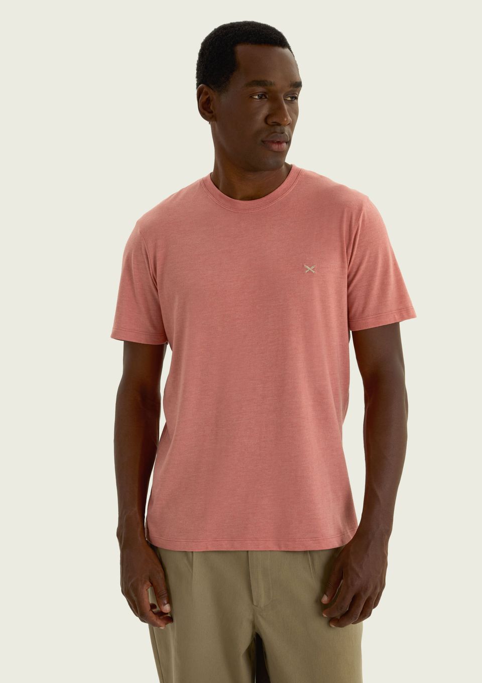 Camiseta Básica Masculina World com Bordado - Vermelho