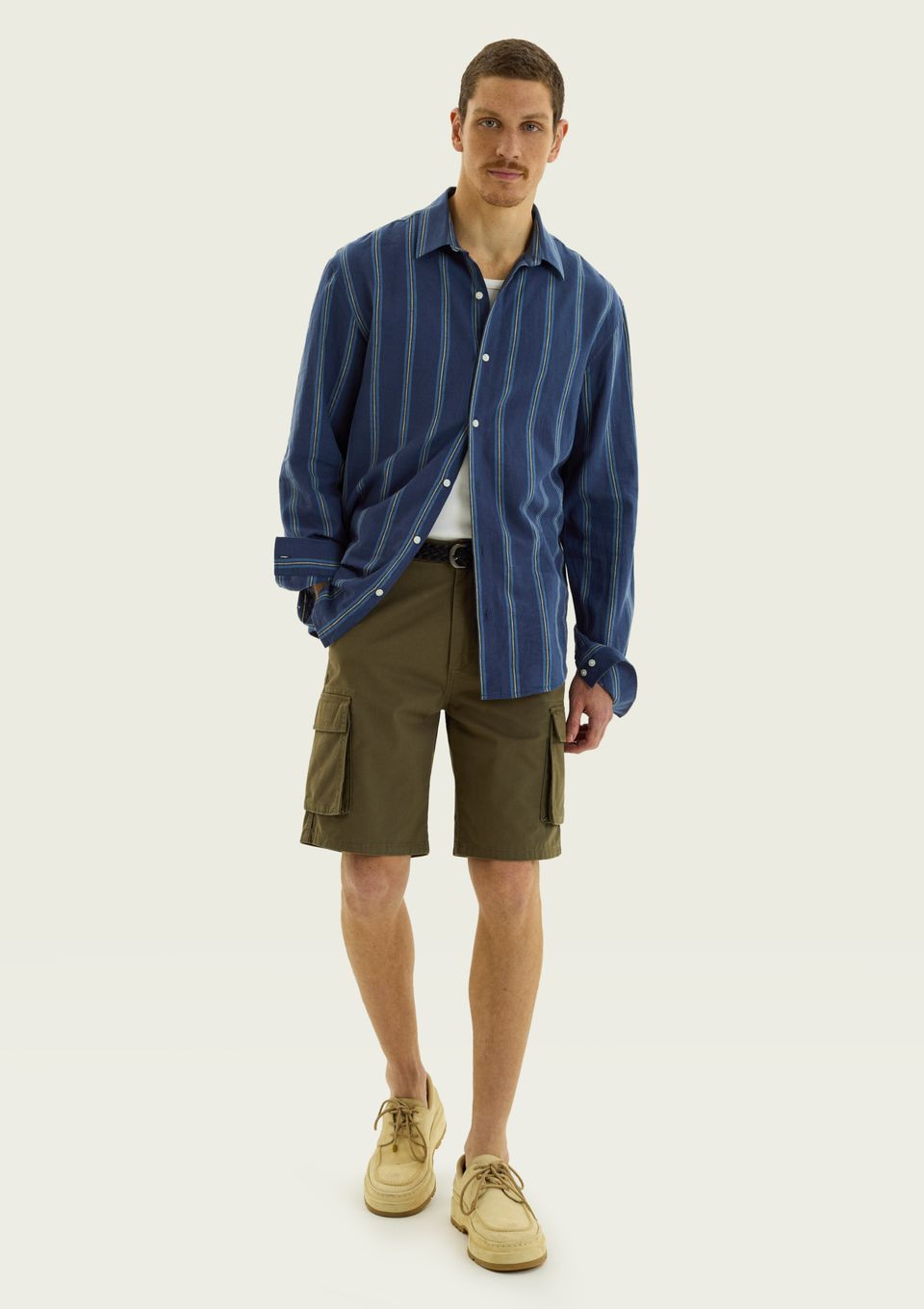 Bermuda Masculina Cargo em Sarja - Verde