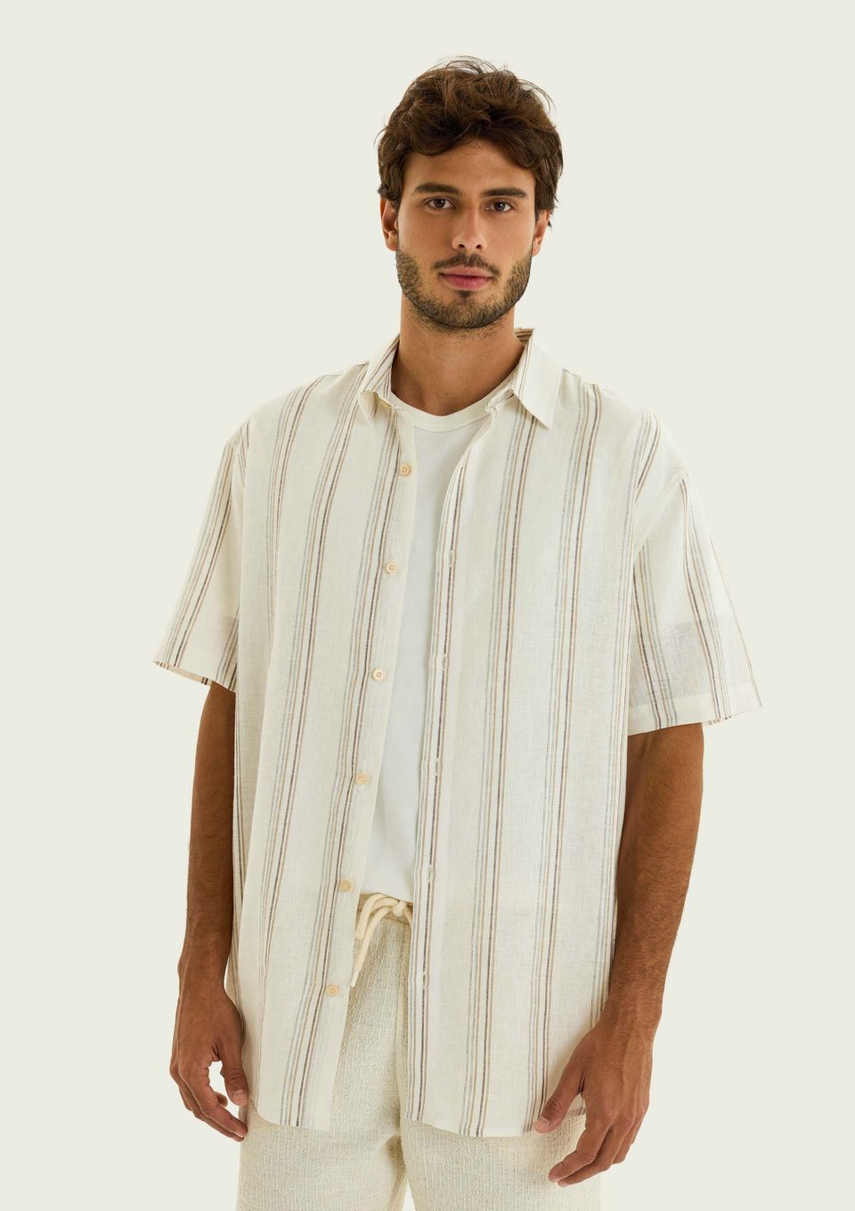 Camisa Masculina Manga Curta Fio Tinto Listrada em Linho - Bege