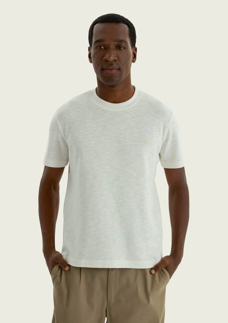 Camiseta Masculina Manga Curta com Bordado - Off White