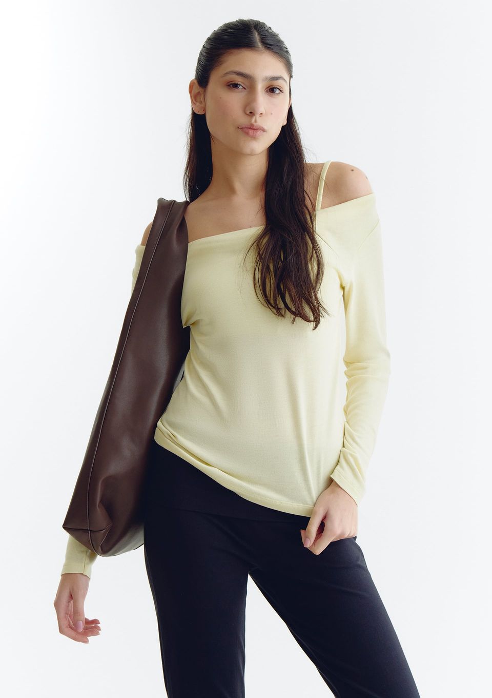 Blusa Feminina Decote Canoa Manga Longa com Sobreposição - Amarelo