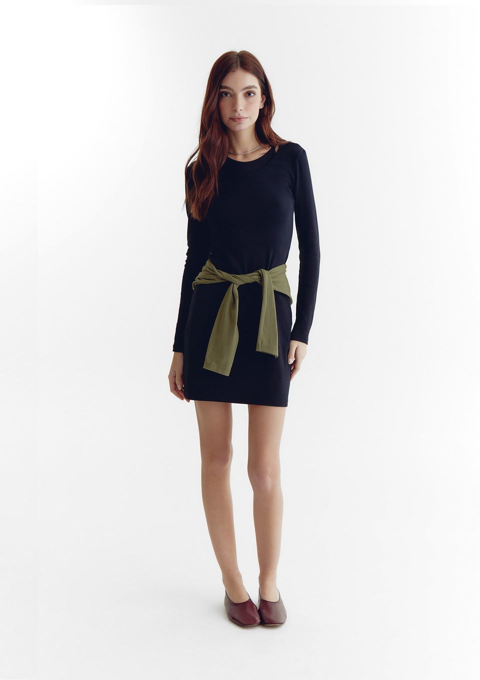 Vestido Curto Manga Longa em Ribana com Sobreposição - Preto